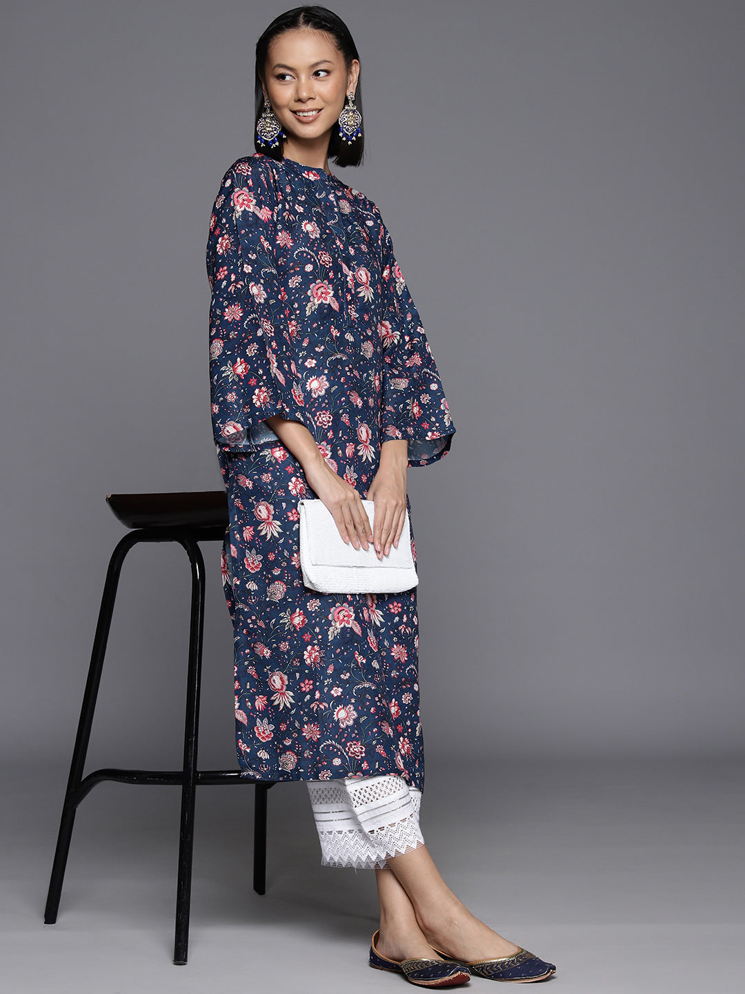 Varanga Women Blue Floral Printed Straight Kurta With Flared Sleeves - Distacart