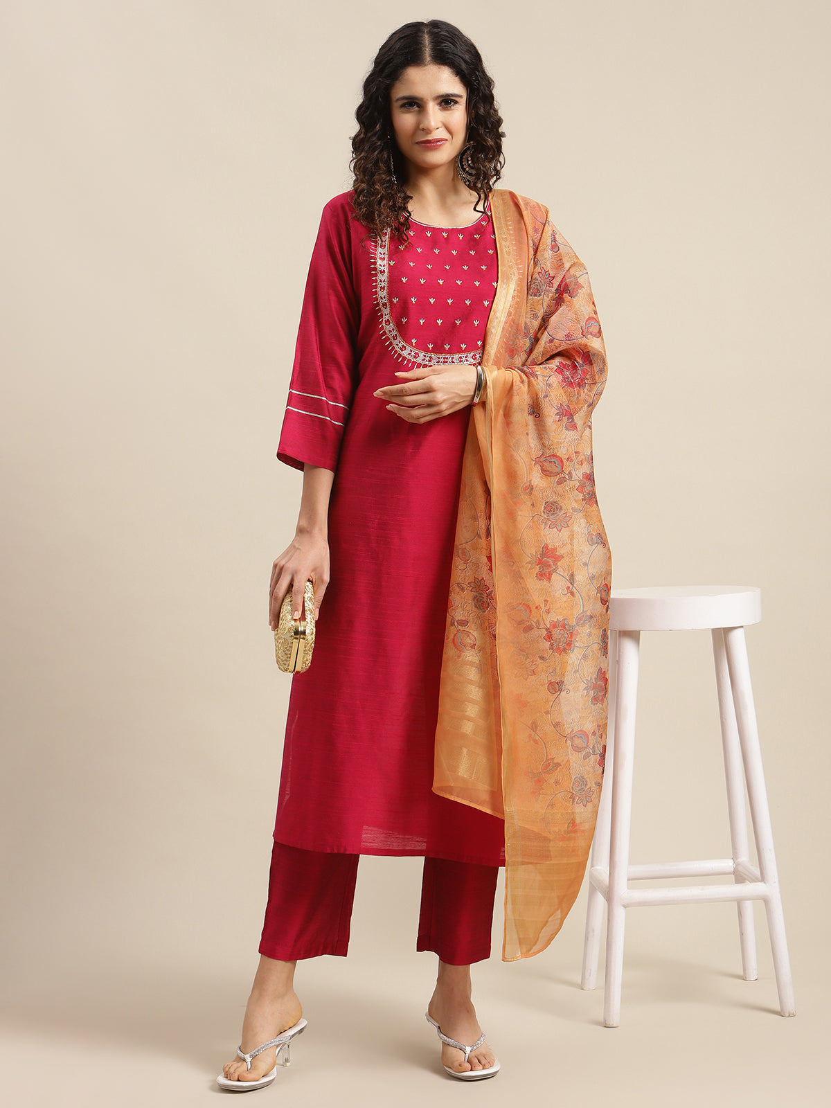 Varanga Women Magenta & White Embellished Straight Kurta - Distacart