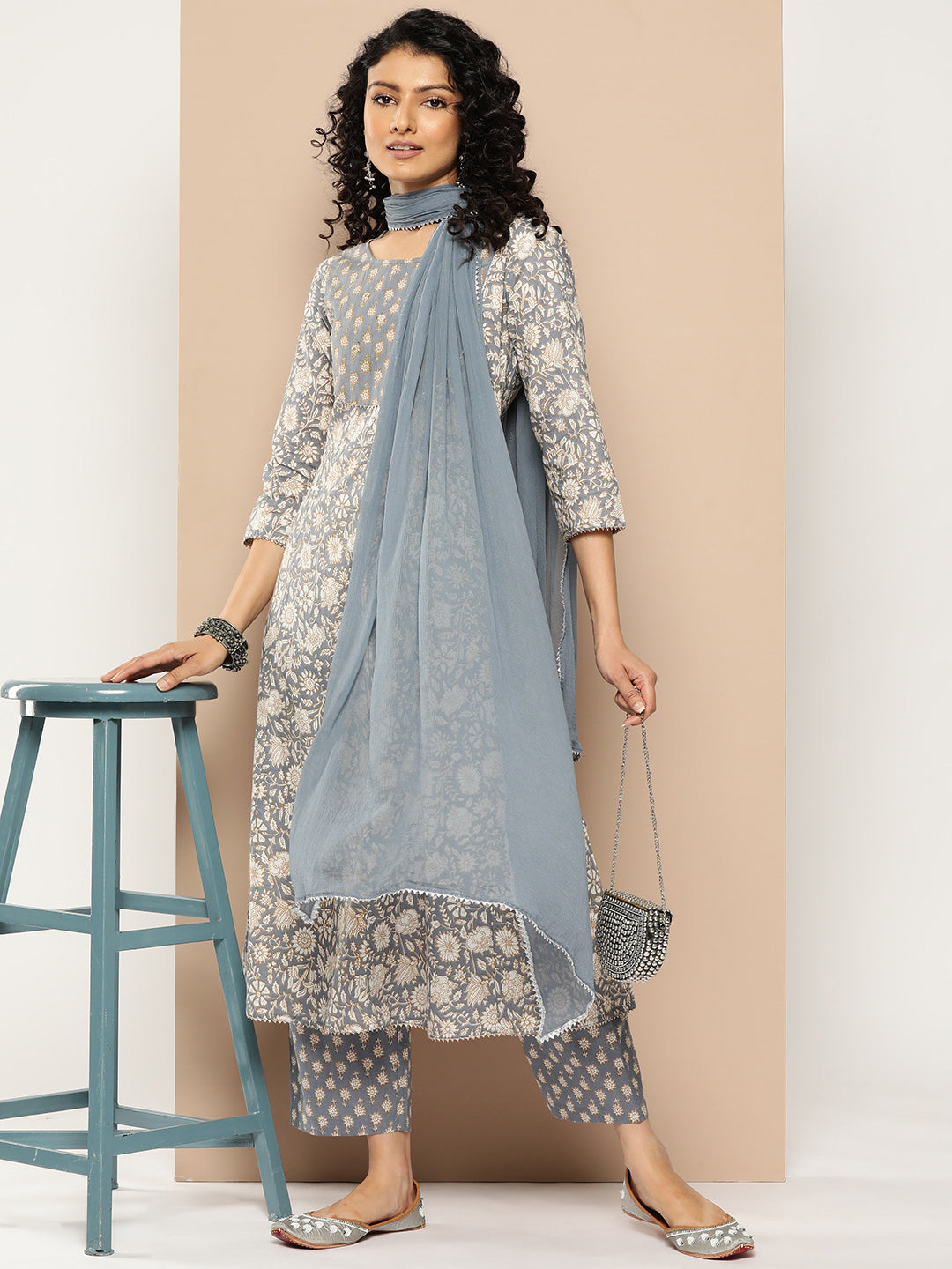 Varanga Women Grey Floral Printed Anarkali Kurta Paired With Printed Bottom And Solid Chiffon Dupatta - Distacart