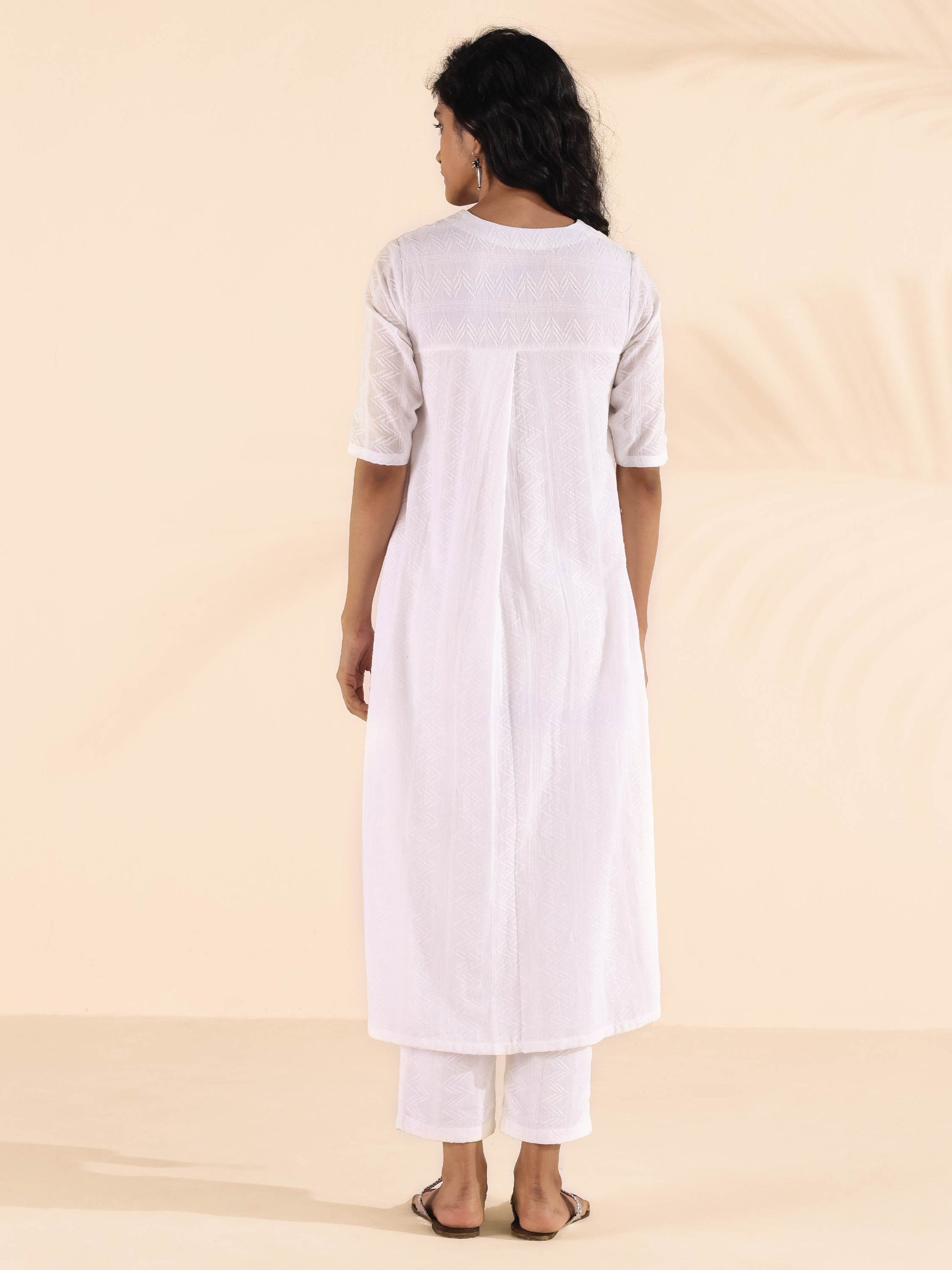 trueBrowns White Cotton Dobby V-Neck Kurta Pant Set - Distacart