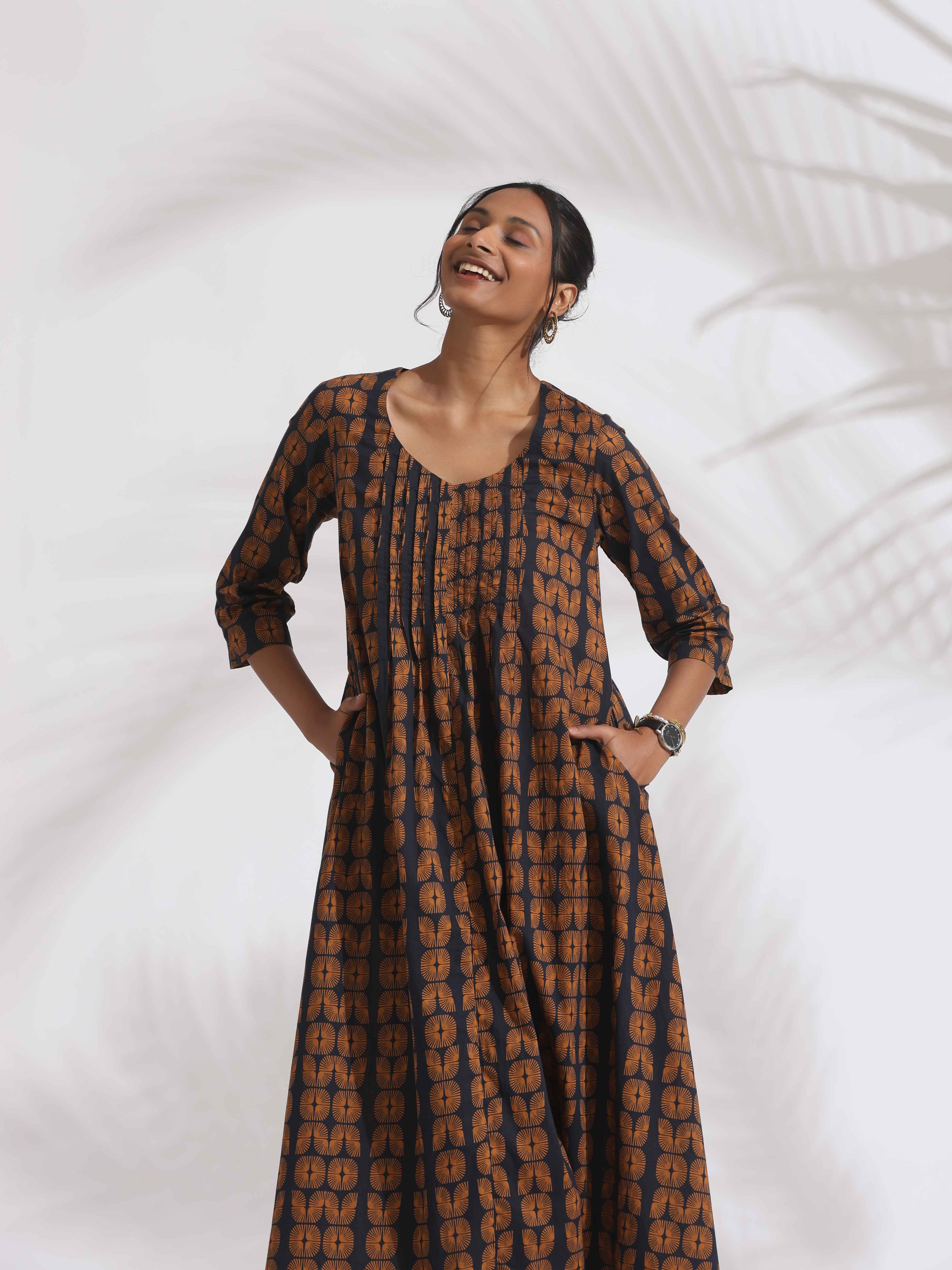 trueBrowns Black Cotton Print Pleated Flared Kurta Set