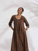 Thumbnail for trueBrowns Black Cotton Print Pleated Flared Kurta Set