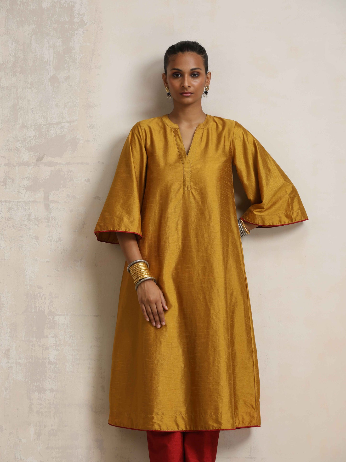 trueBrowns Gold Silk Kurta Set - Distacart