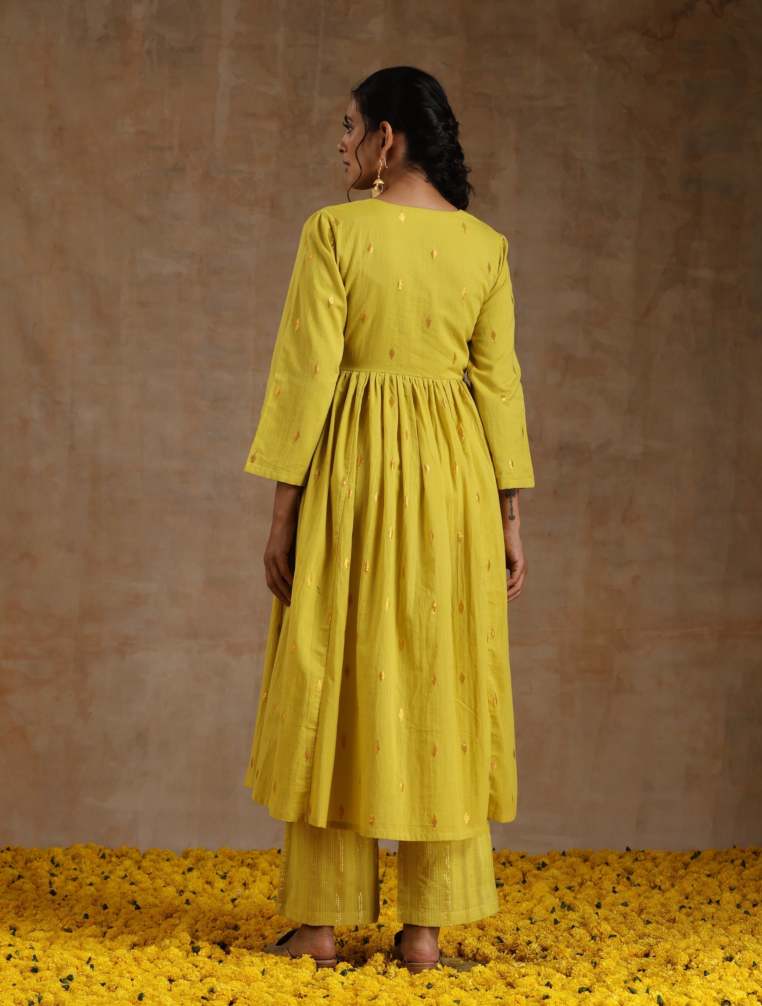 trueBrowns Lime Gold Cotton Kalidar Kurta Set - Distacart
