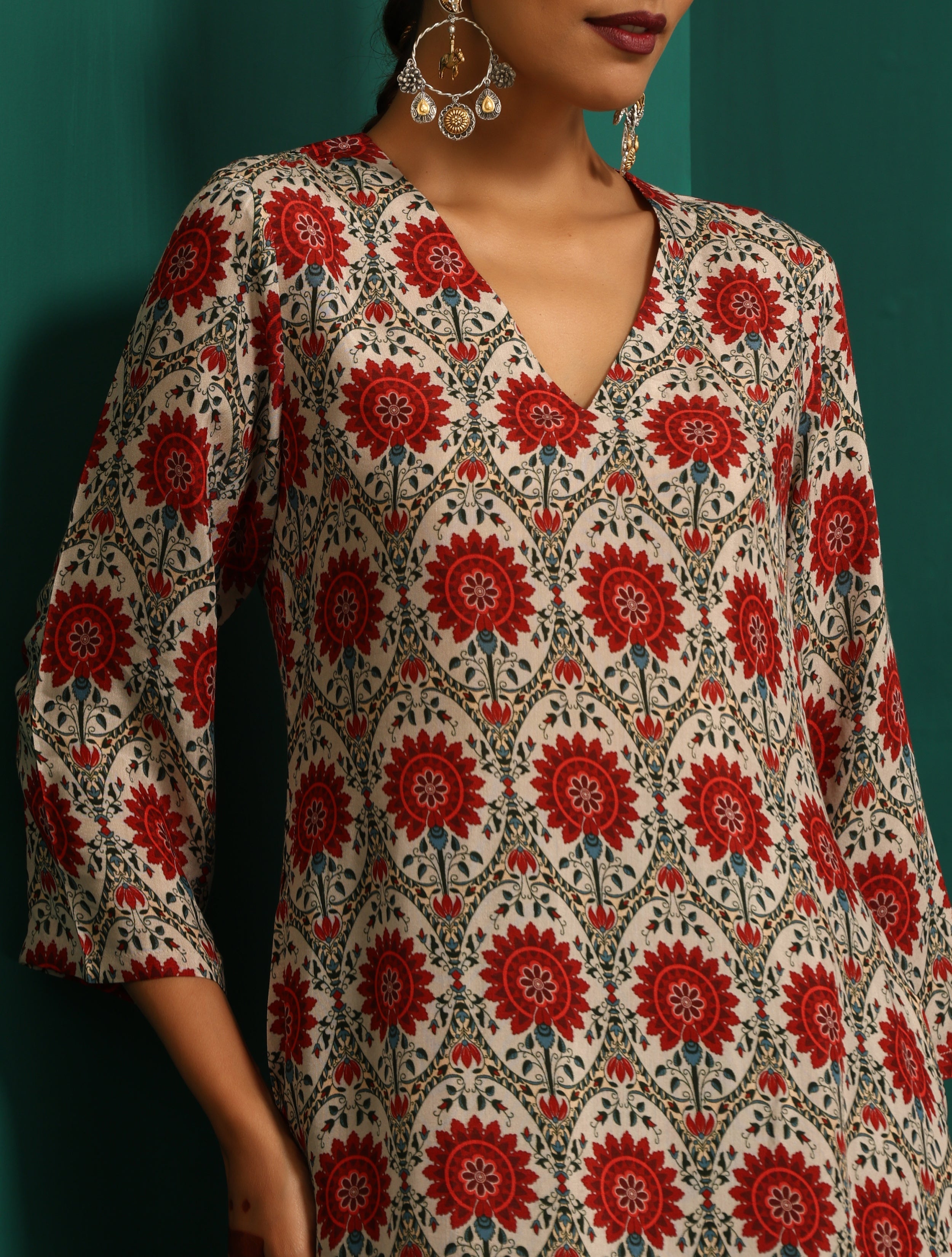 trueBrowns Ivory Red Circle Floral Muslin Silk Printed V-Neck Kurta Pant Set - Distacart