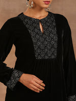 Thumbnail for trueBrowns Black Velvet Embroidered Kurta - Distacart