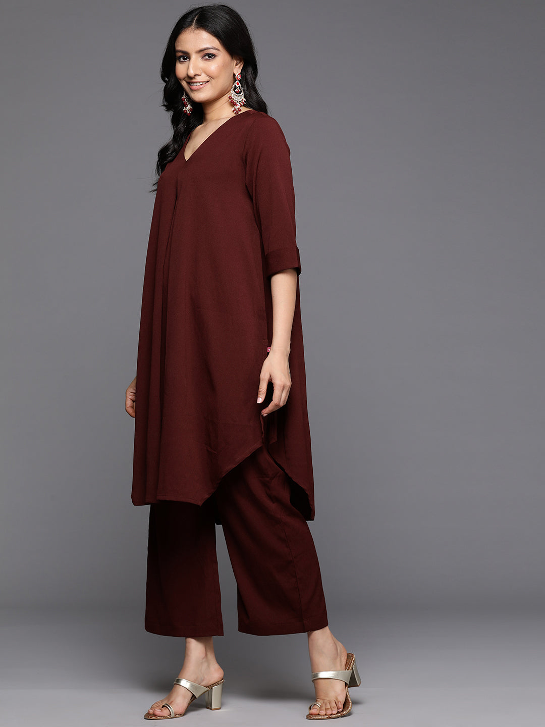 Varanga Women Maroon V Neck Kurta Set - Distacart