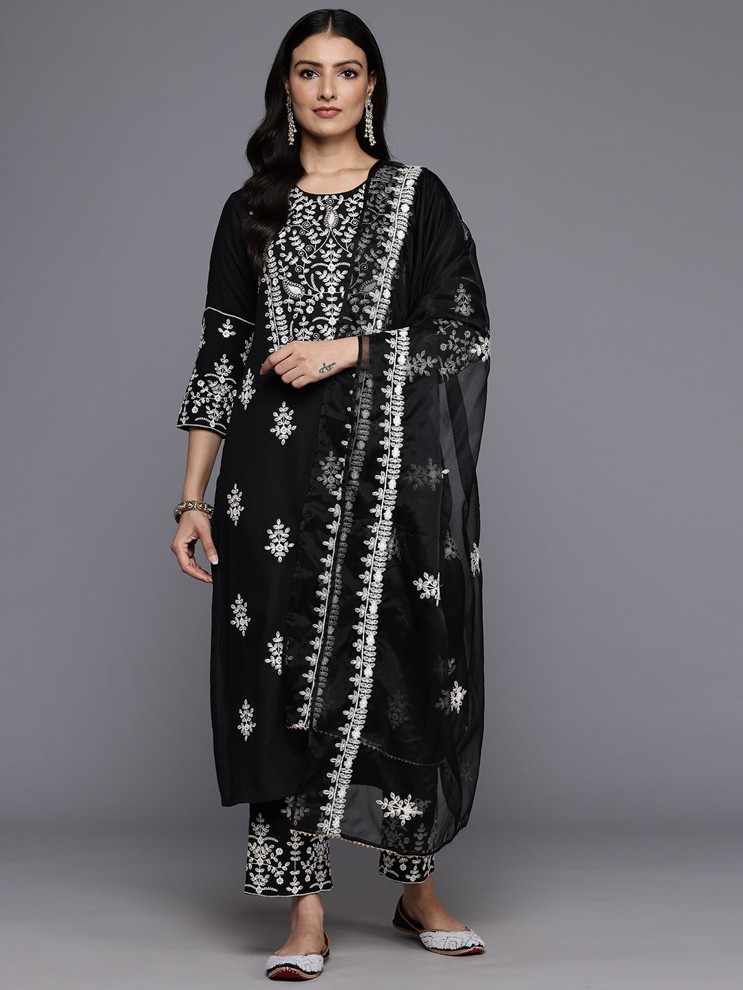 Varanga Women Black Round Neck Thread Embroidered Kurta Paired With Bottom And Dupatta - Distacart