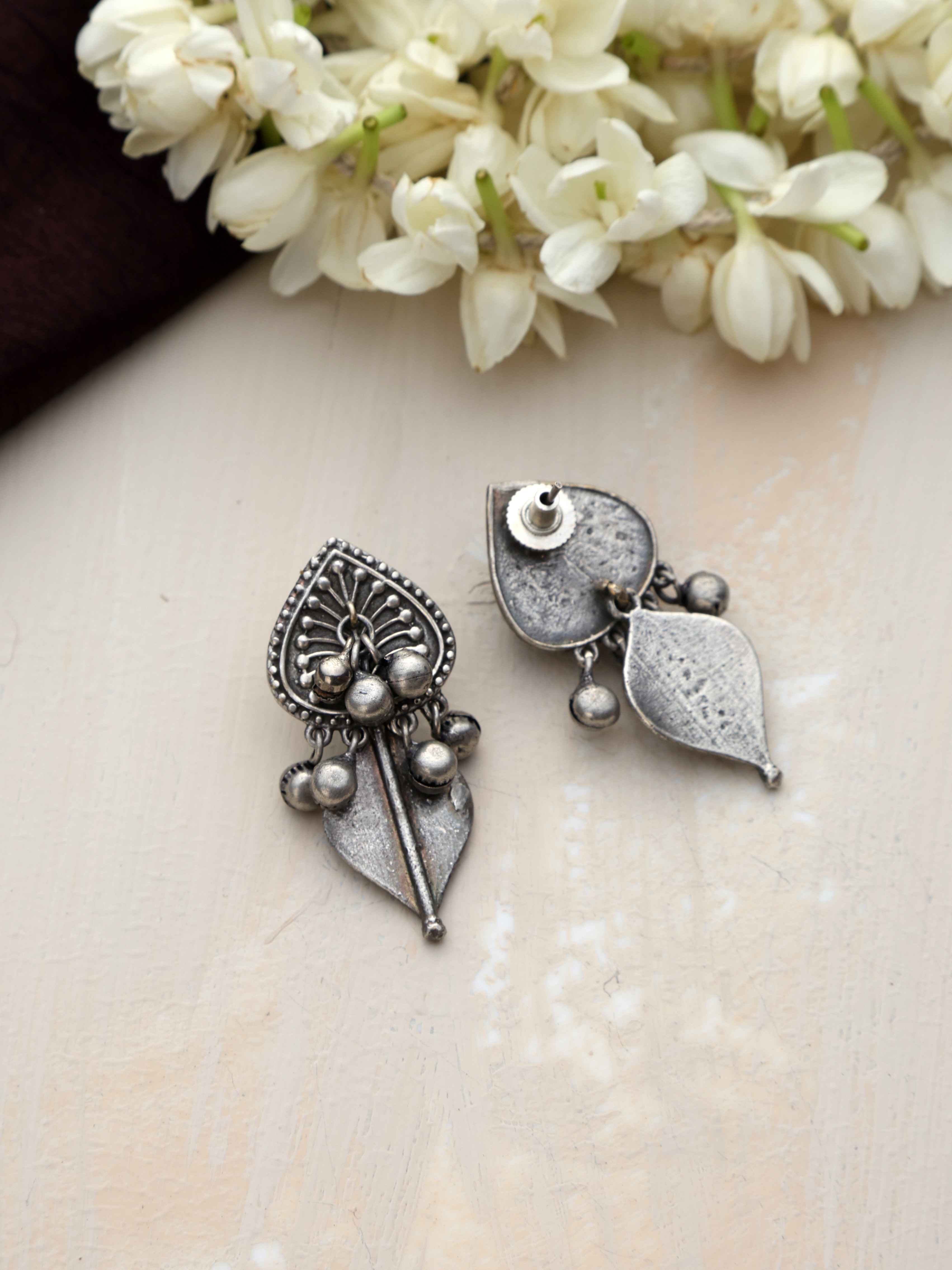 trueBrowns Silver Tone Leaf Stud Earrings - Distacart