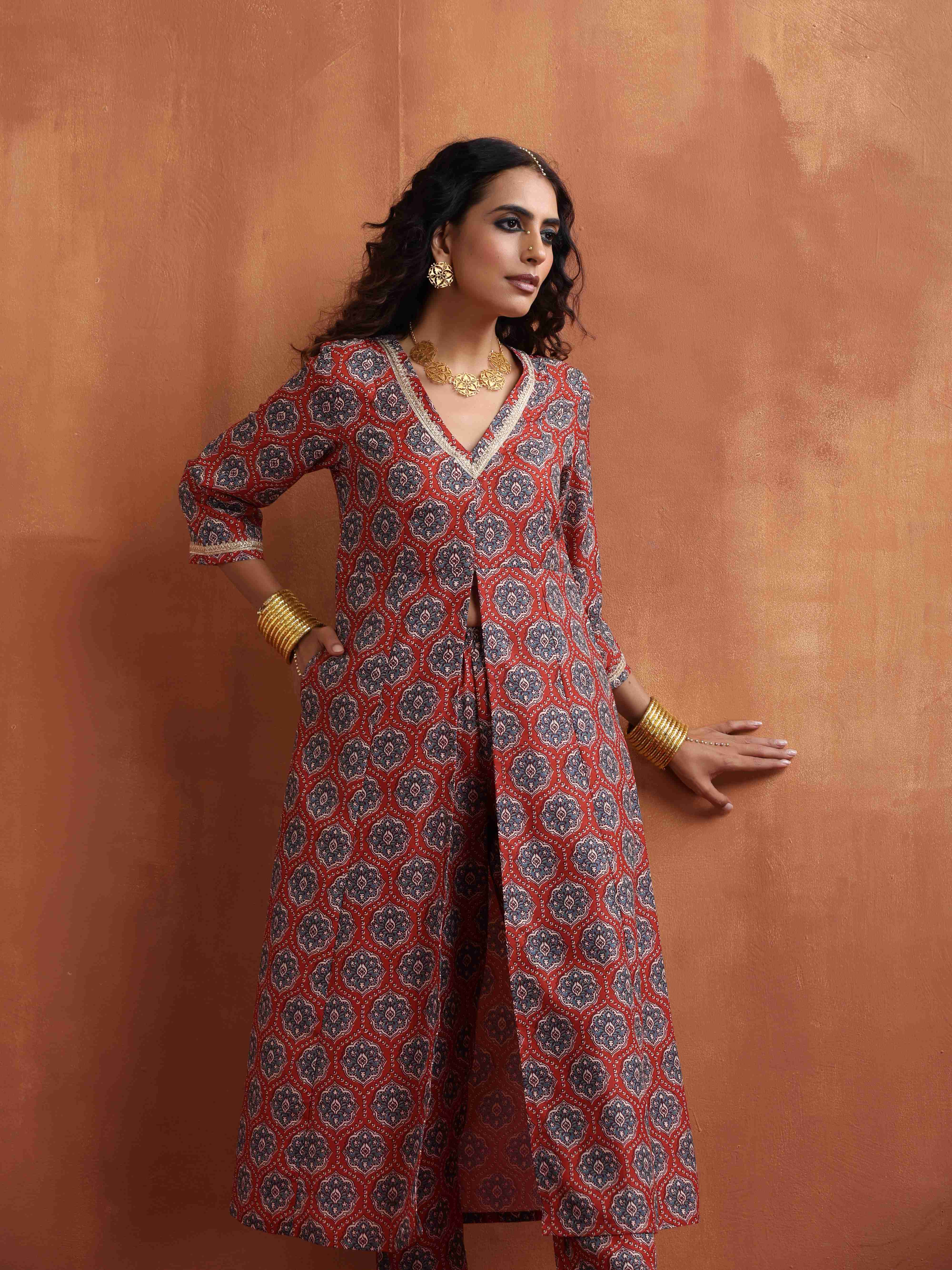 trueBrowns Rust Ajrak Print Slit Kurta Set - Distacart