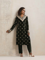 Thumbnail for trueBrowns Green Velvet Floral Embroidered Kurta Pant Dupatta Set - Distacart