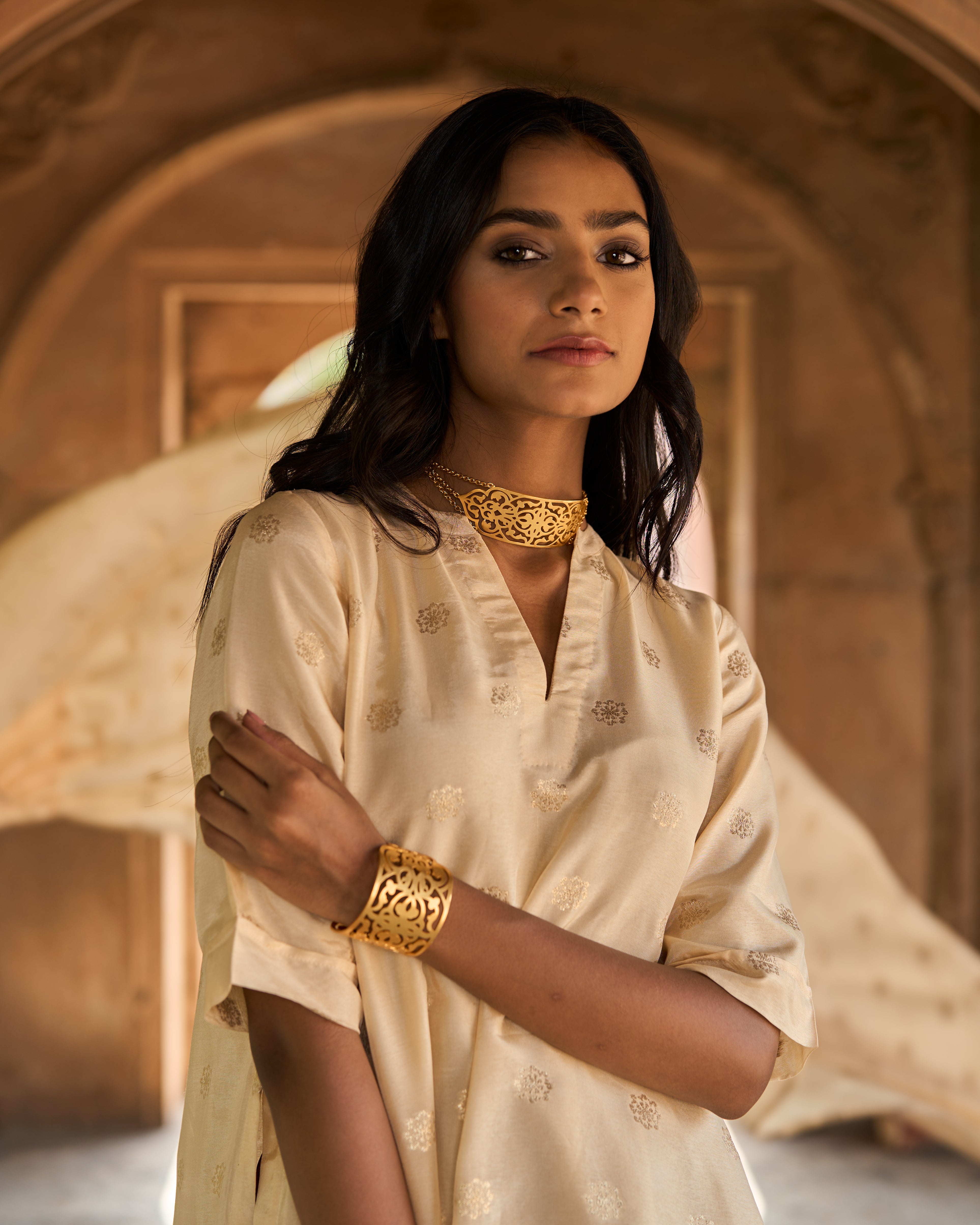 trueBrowns Gold-Polished Choker