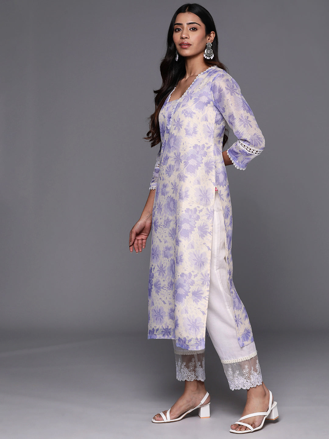 Varanga Women Lavender Floral Printed V- Neck Three Quarter Sleeve Straight Kurta - Distacart