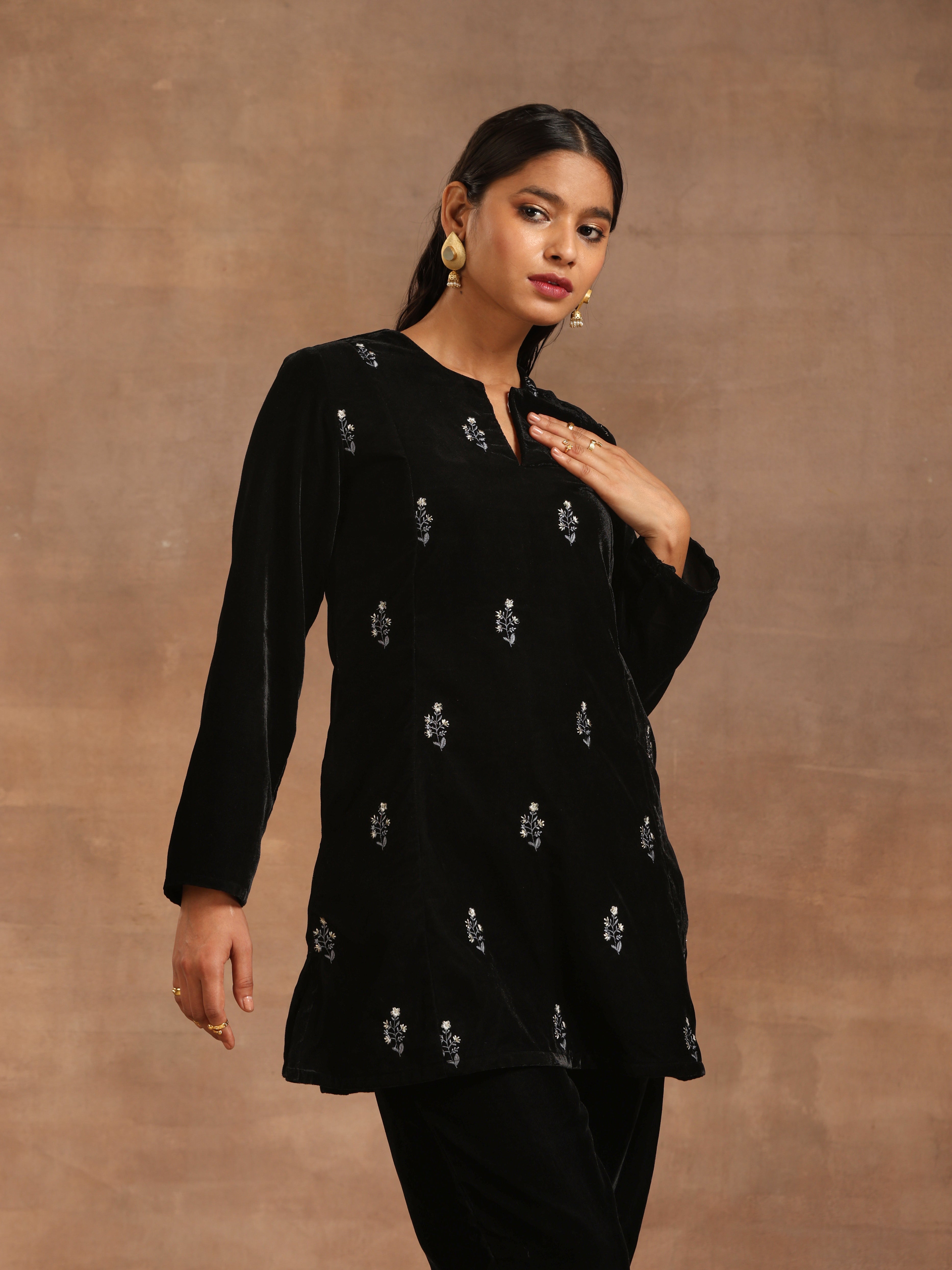 trueBrowns Black Velvet Embroidered Relaxed Co-ord Set - Distacart