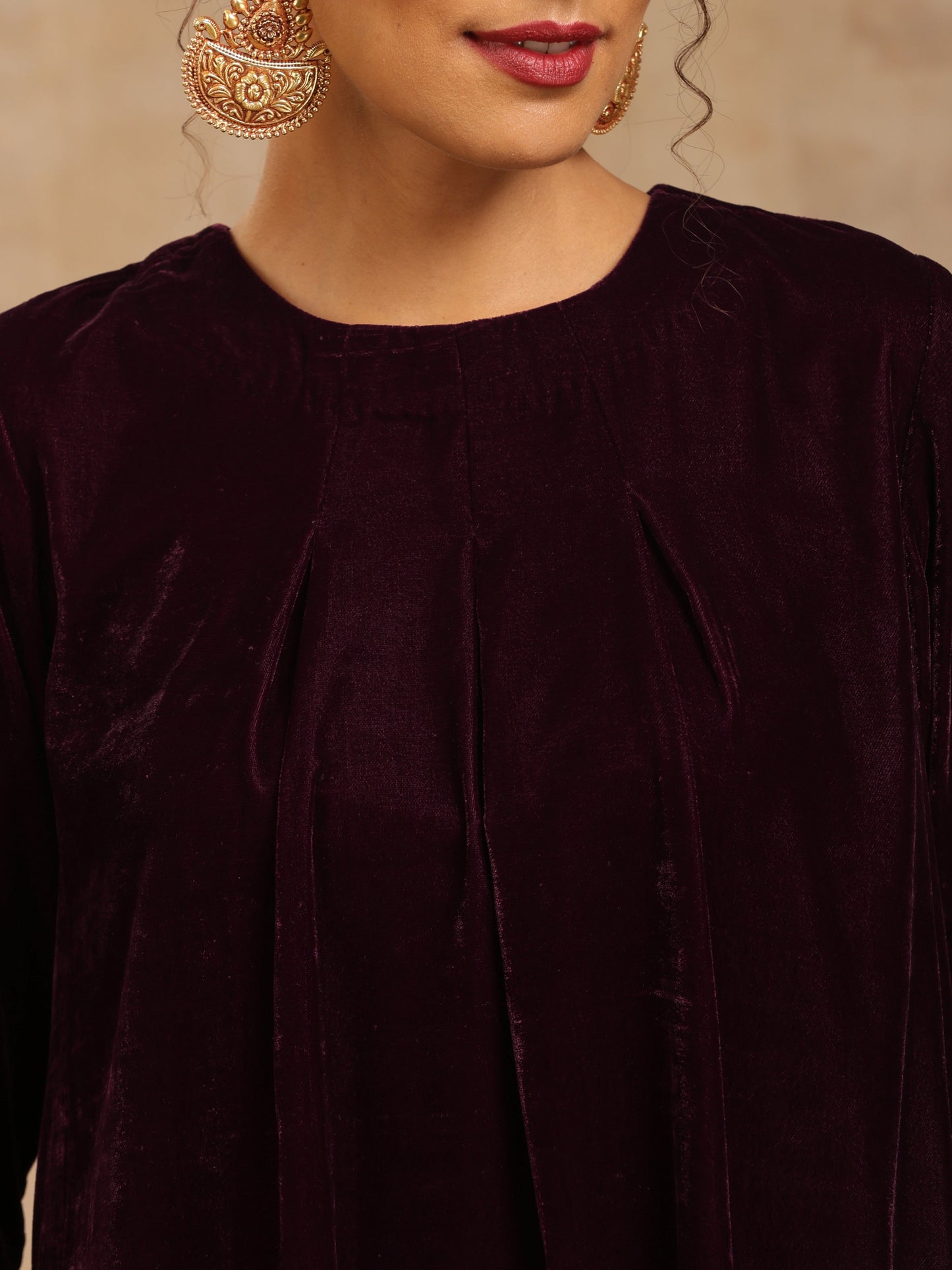 trueBrowns Wine Velvet Embroidered Kurta - Distacart