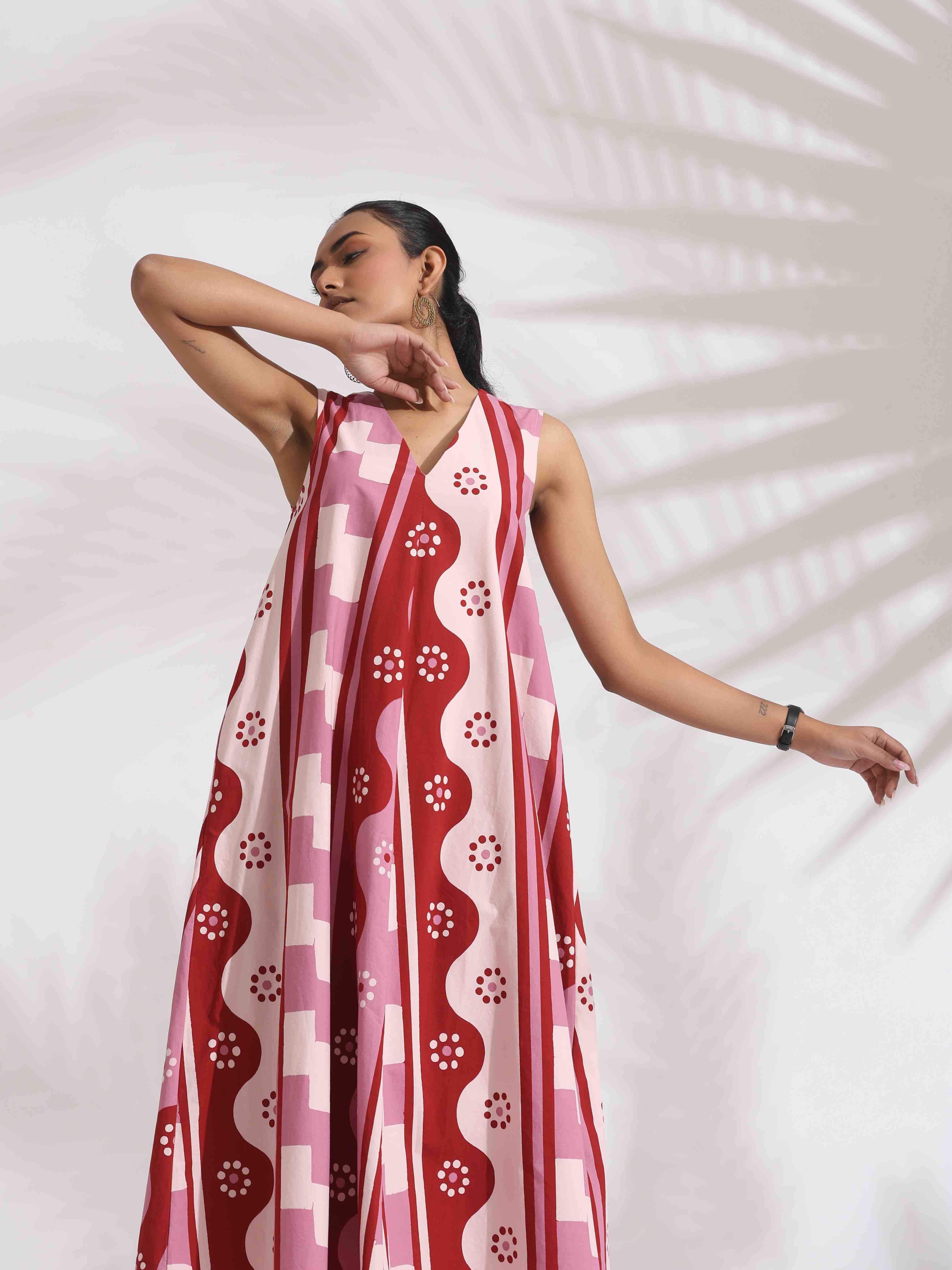 trueBrowns Pink Cotton Abstract Print Dress