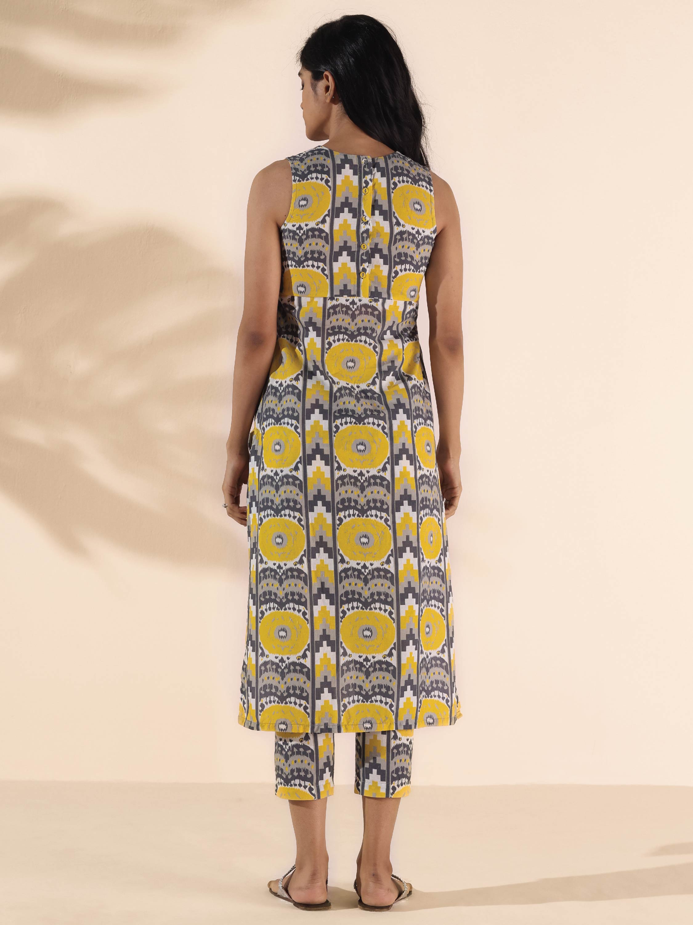 trueBrowns Yellow Cotton Ikat Sleeveless Kurta Pant Set - Distacart