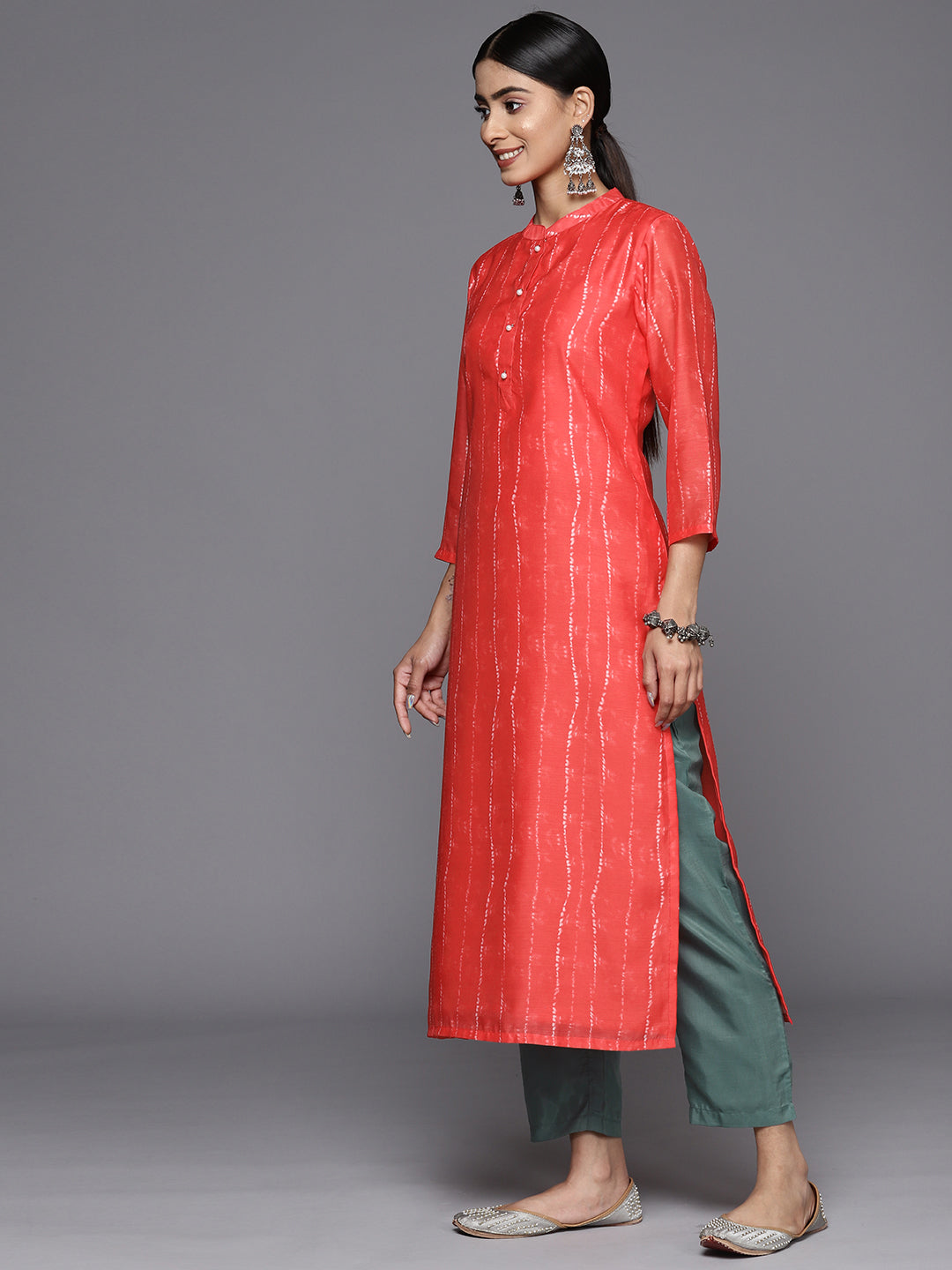 Varanga Women Red Bandhani Printed Straight Kurta Paired With Contrast Solid Bottom And Printed Dupatta - Distacart