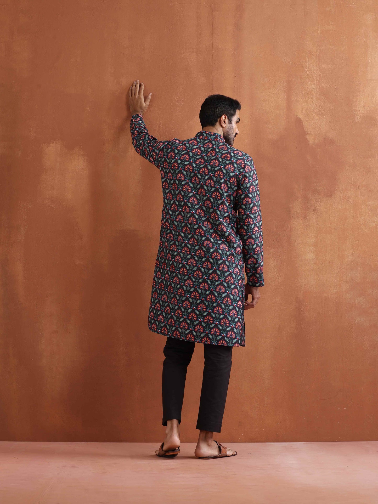 trueBrowns Men's Black Floral Printed Kurta - Distacart