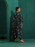 Thumbnail for trueBrowns Deep Blue Floral Bunch Muslin Silk Printed V-Neck Waist Gathered Kurta Pant Set - Distacart