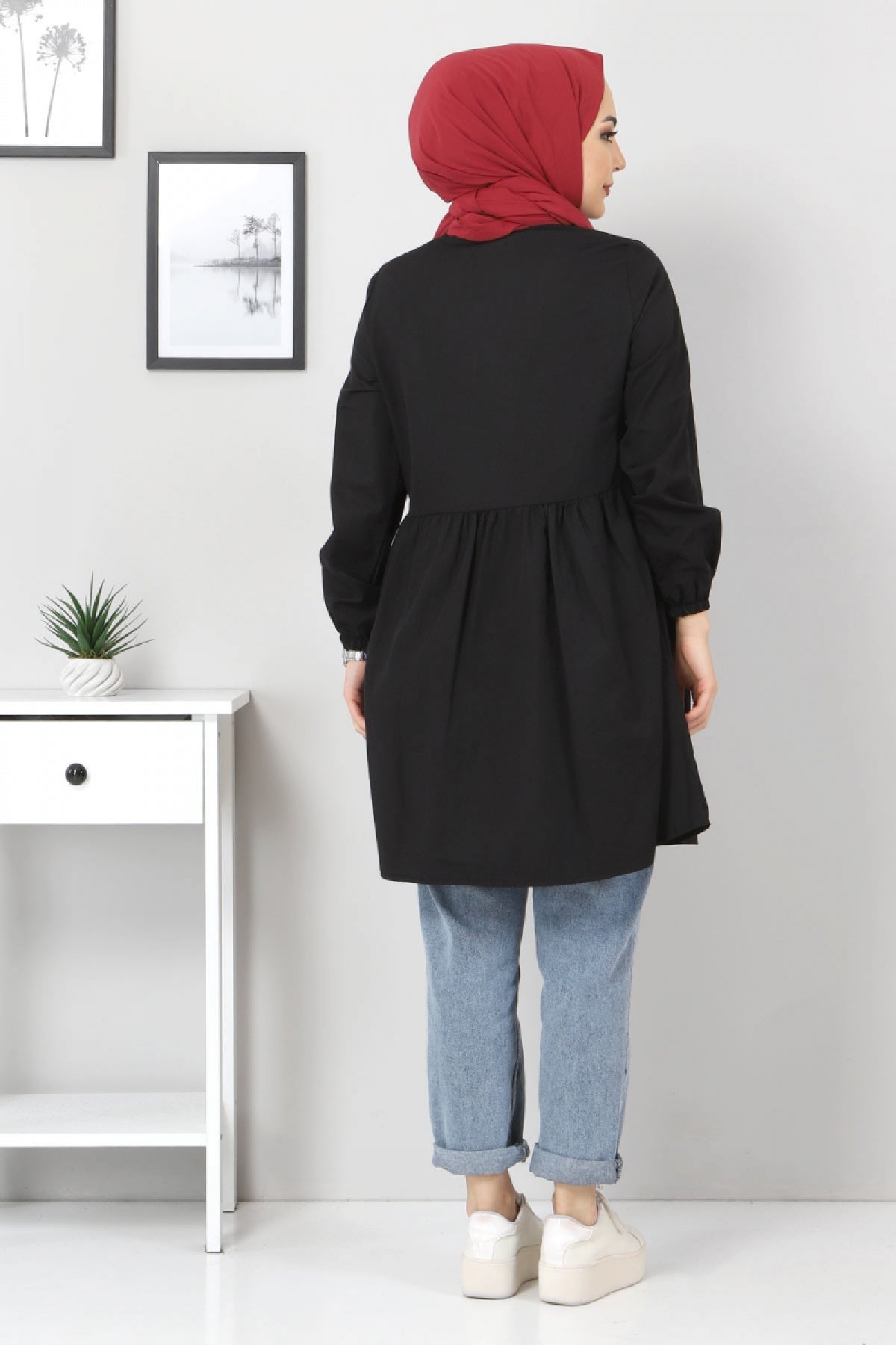 Pimu Muslim Wear Women's Embroidered Top - Black