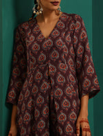 Thumbnail for trueBrowns Deep Purple Paan Muslin Silk Printed Front Slit Kurta Pant Set - Distacart