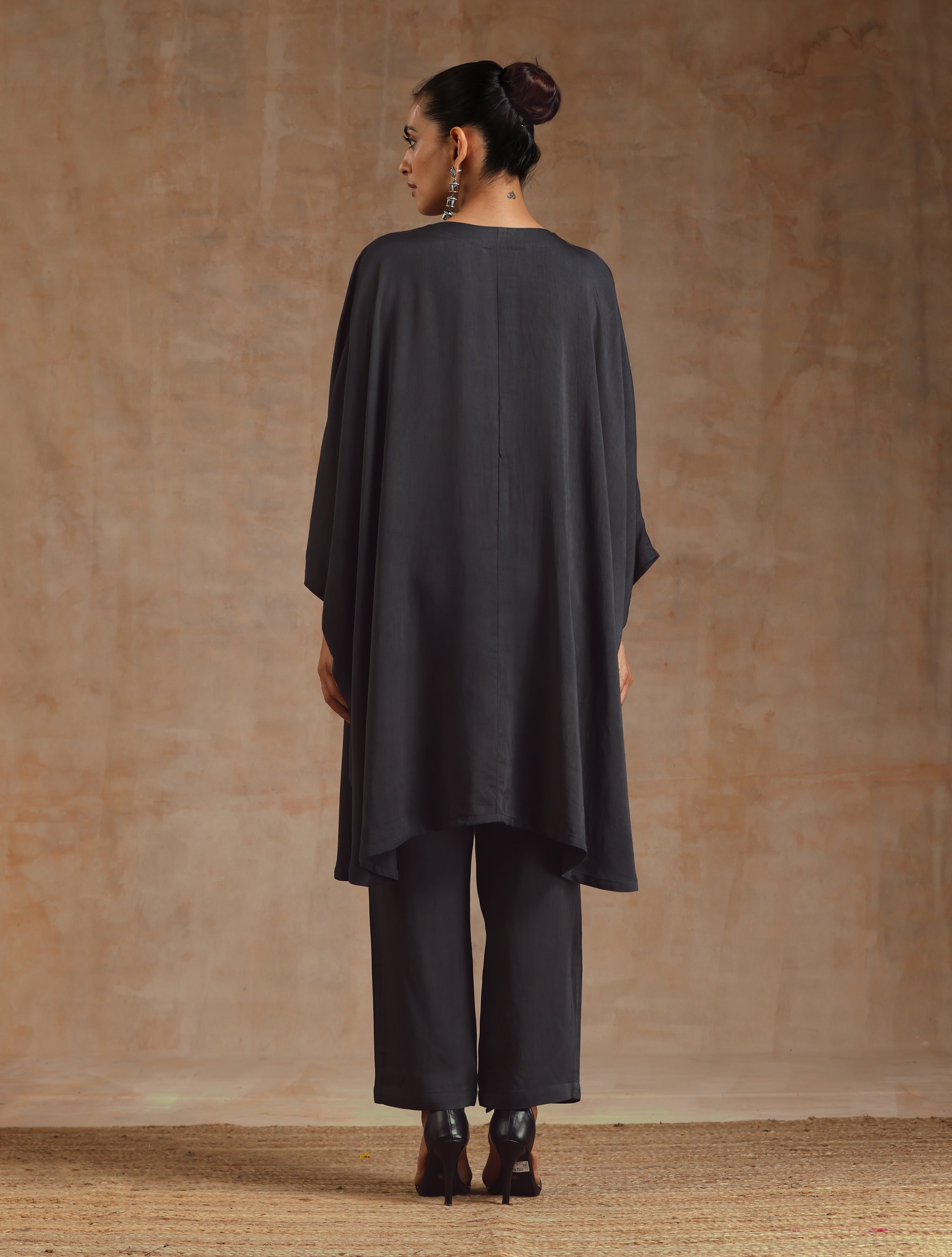 trueBrowns Grey Modal Satin Oversized Round Co-Ord Set - Distacart
