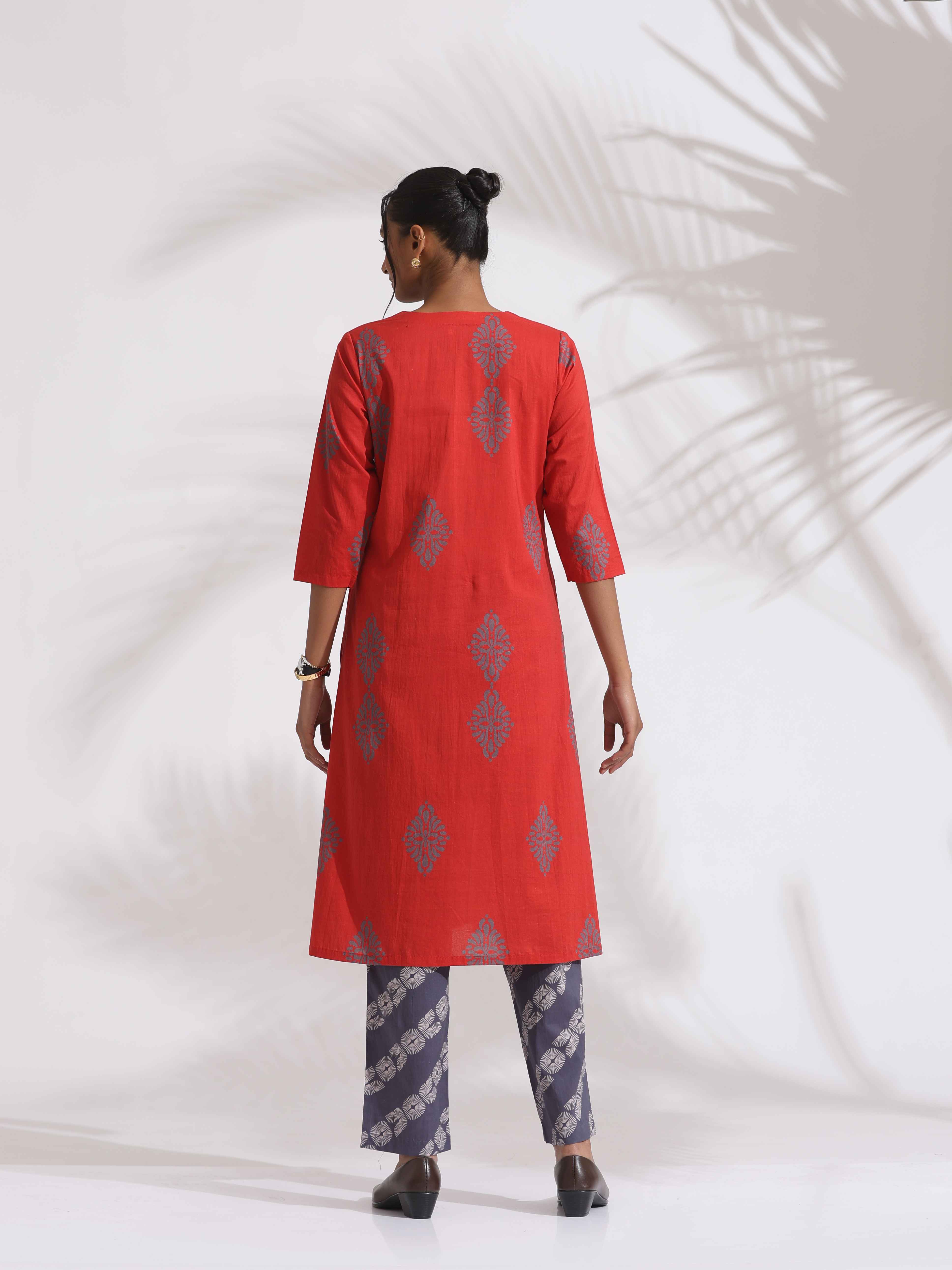 trueBrowns Red Cotton Print Kurta Set