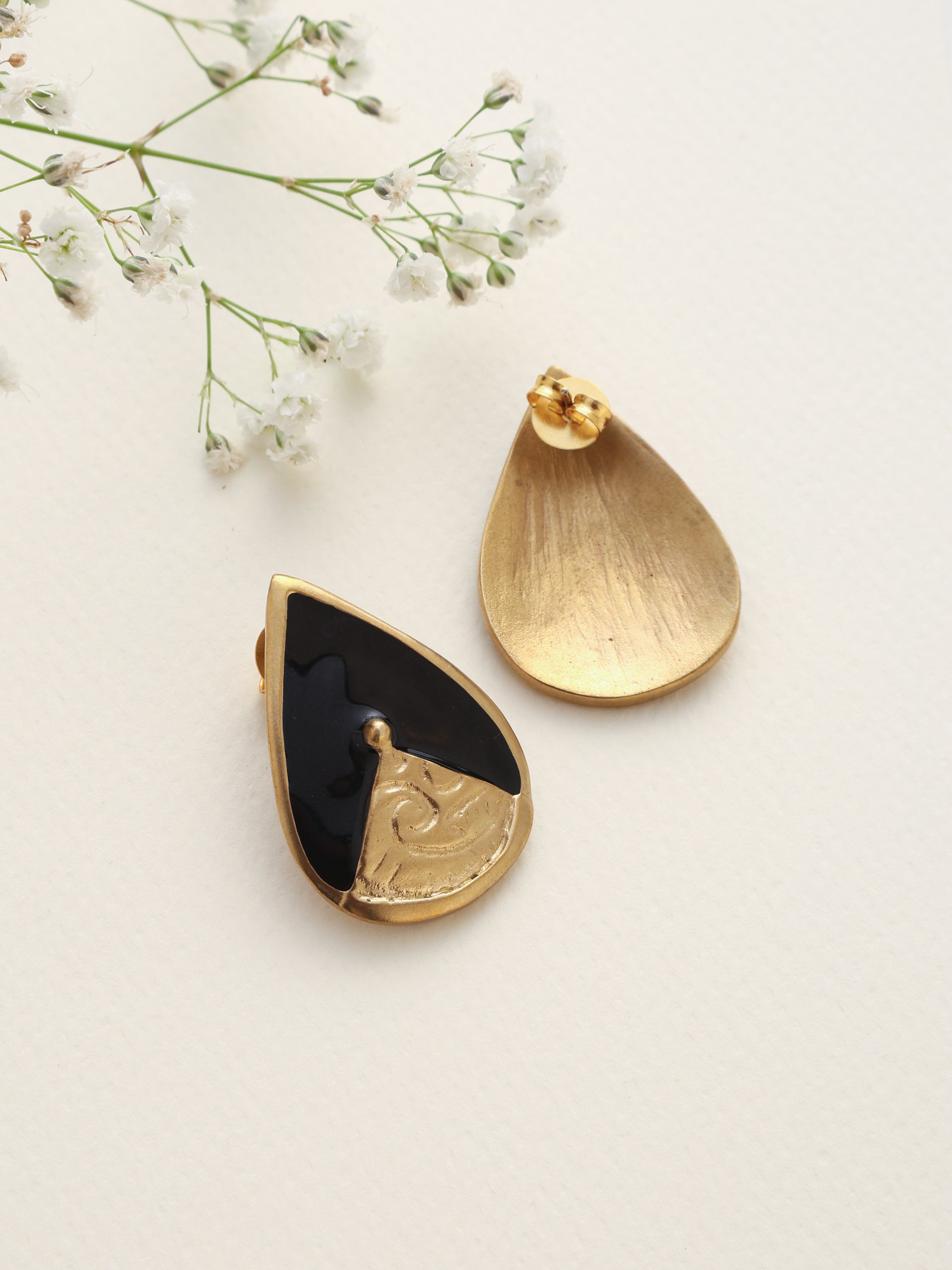 trueBrowns Brass Black Stone Drop Stud Earrings - Distacart