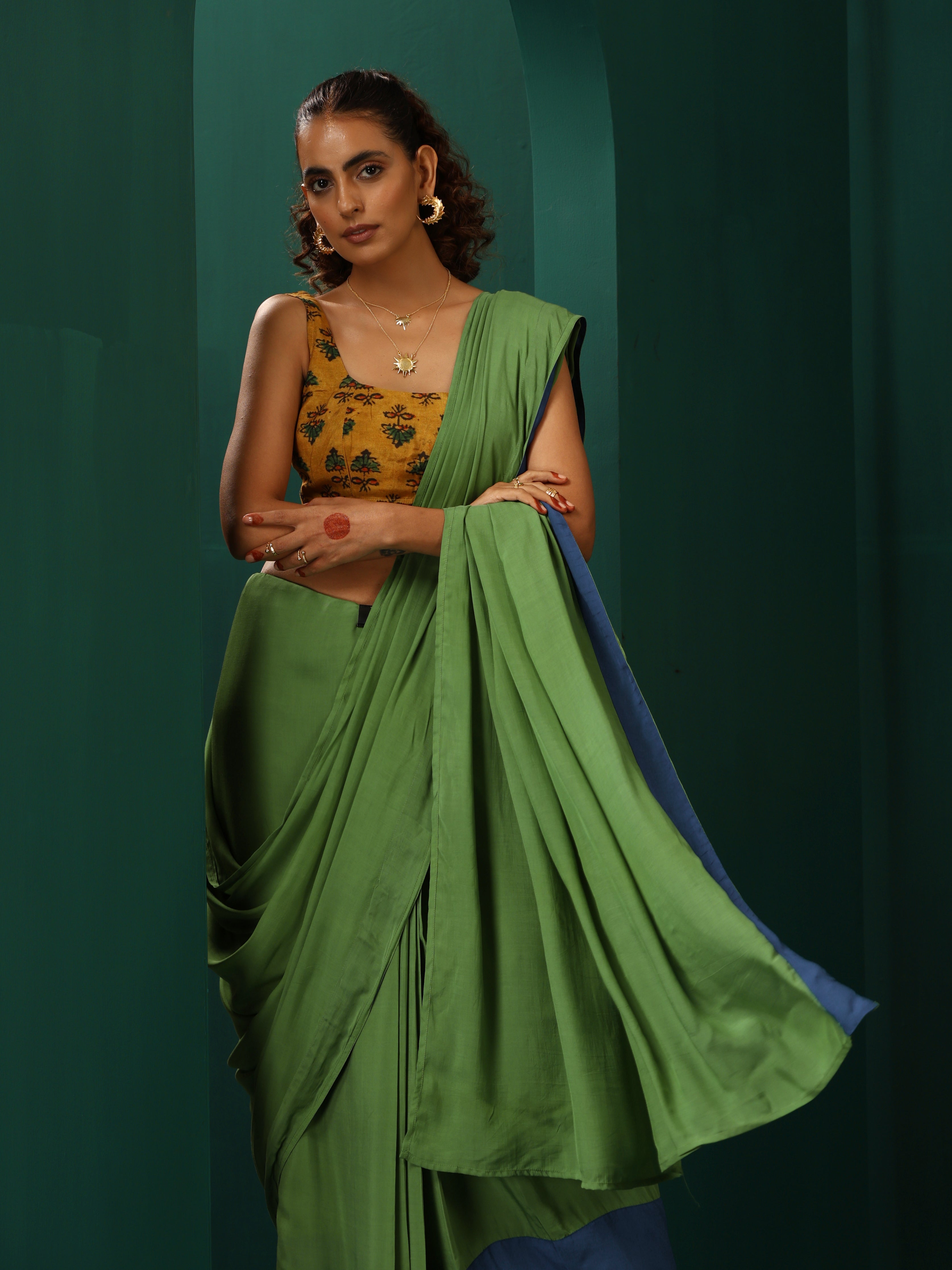 trueBrowns Green Muslin Silk Ready to Wear Saree - Distacart