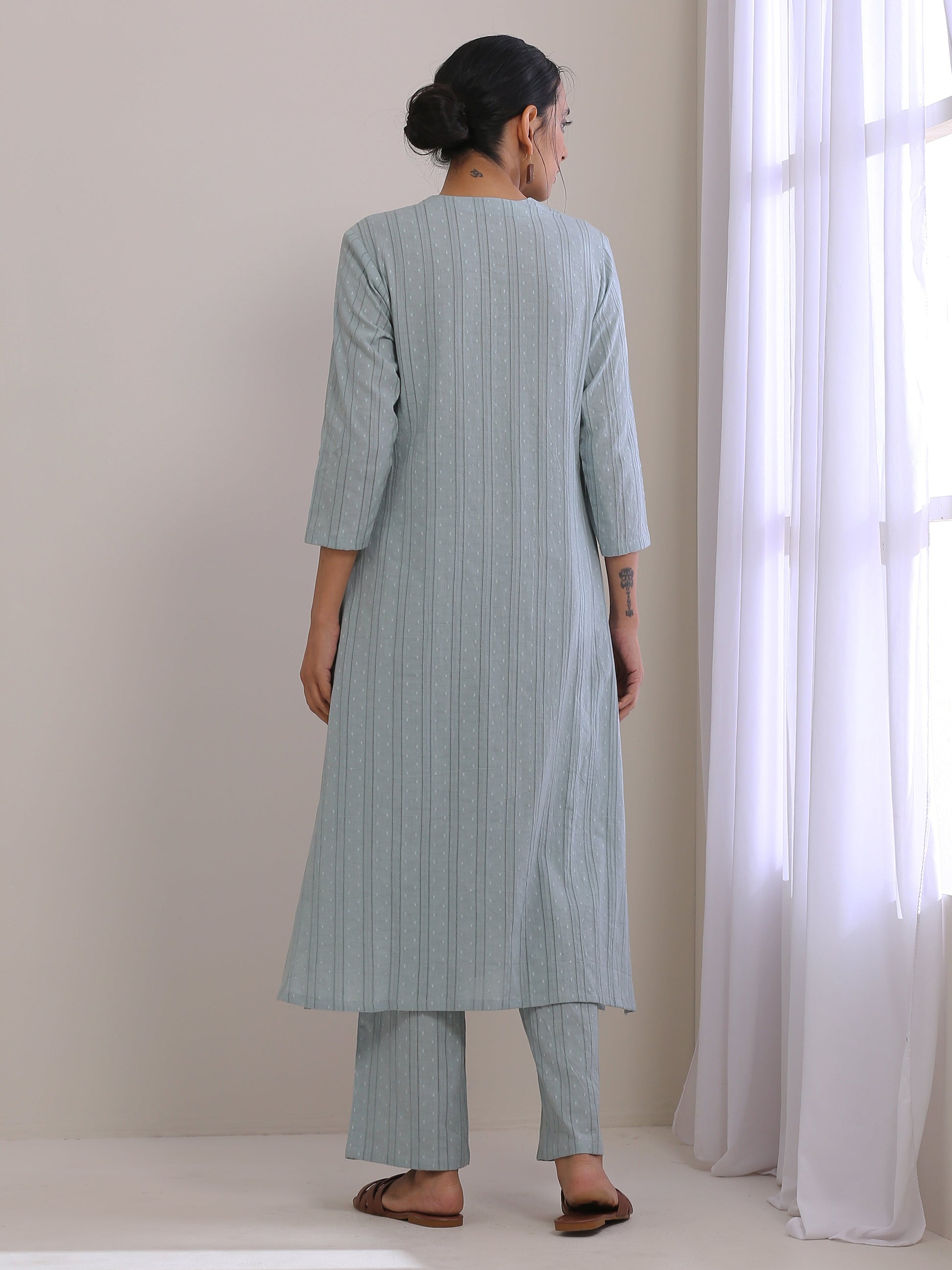 trueBrowns Eggshell Blue Dobby Neck Pleat Kurta Pant Set - Distacart