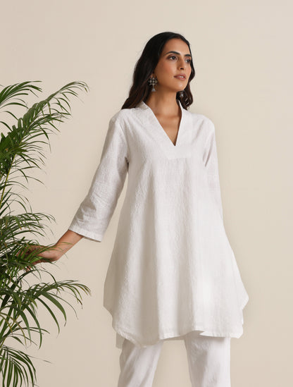 trueBrowns White Cotton Embroidered Co-ord Set - Distacart