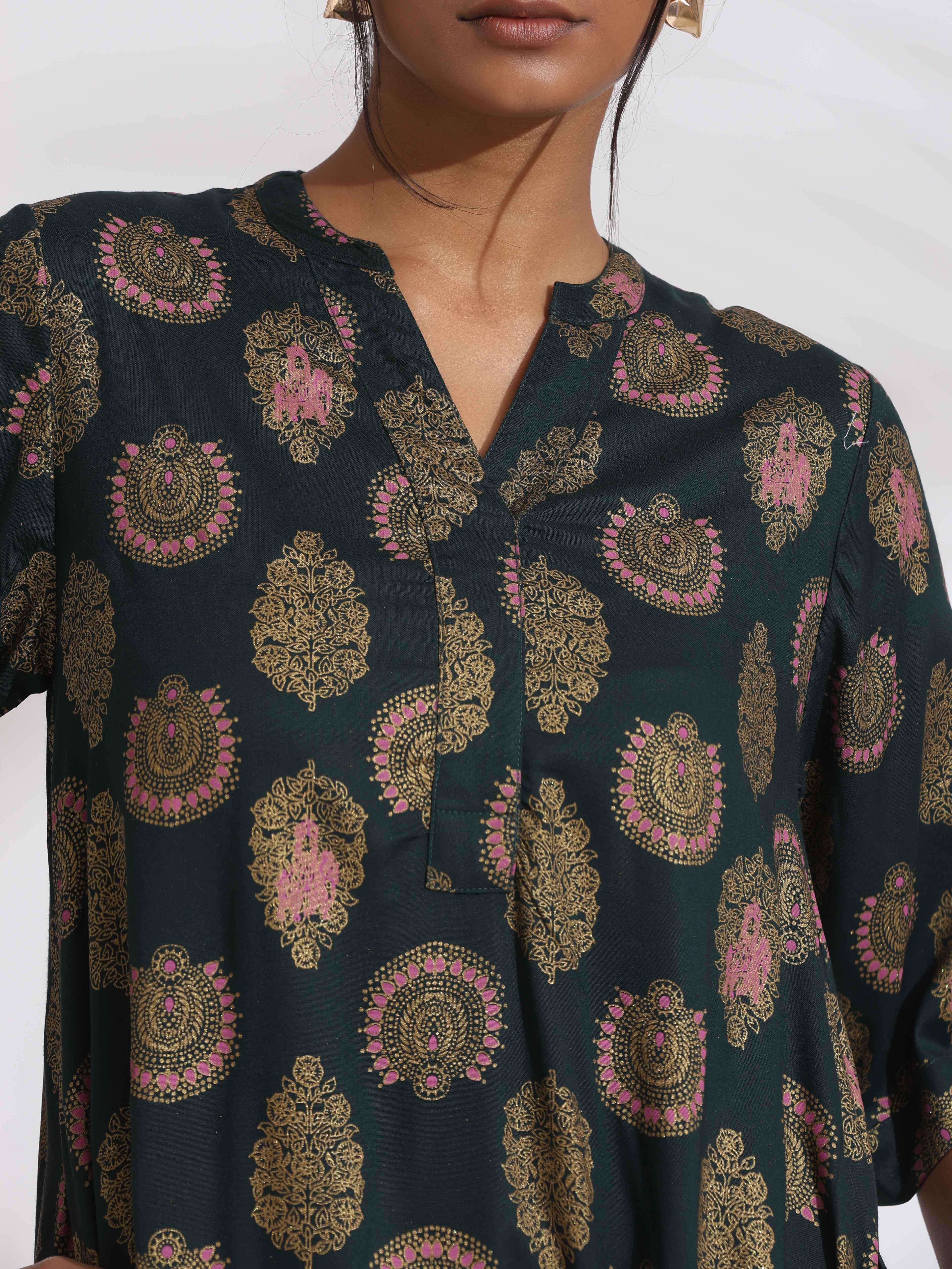 trueBrowns Green Foil Print Cotton Kurta Set