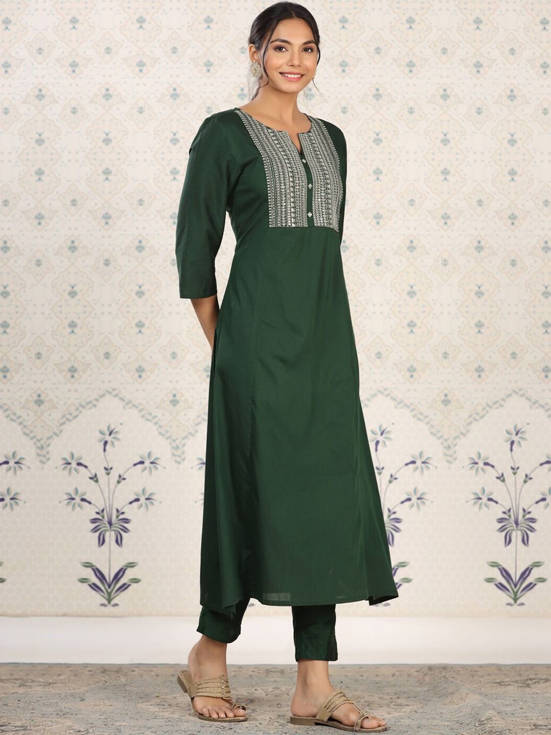 Ode by House of Pataudi Yoke Design Embroidered Kurta with Trousers - Distacart