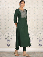 Thumbnail for Ode by House of Pataudi Yoke Design Embroidered Kurta with Trousers - Distacart