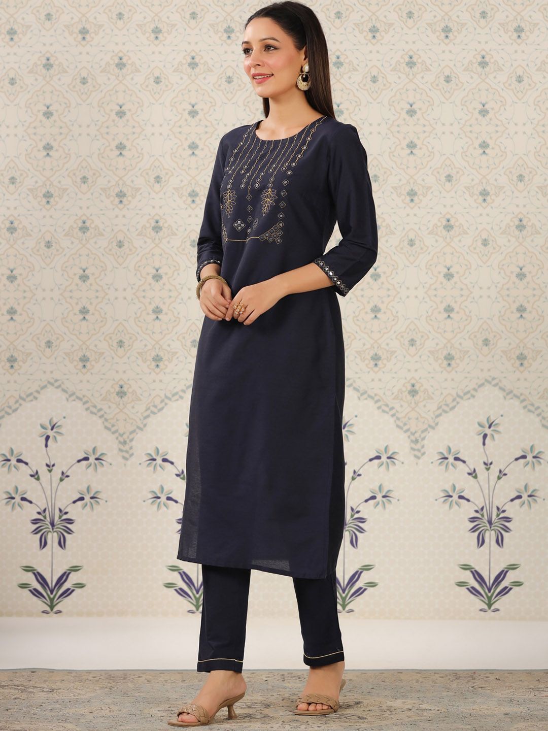 Ode by House of Pataudi Geometric Yoke Design Regular Thread Work Kurta With Trousers - Distacart