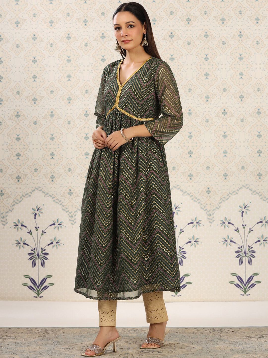 Ode by House of Pataudi Ethnic Motifs Printed V-Neck Thread Work Empire Anarkali Kurta - Distacart