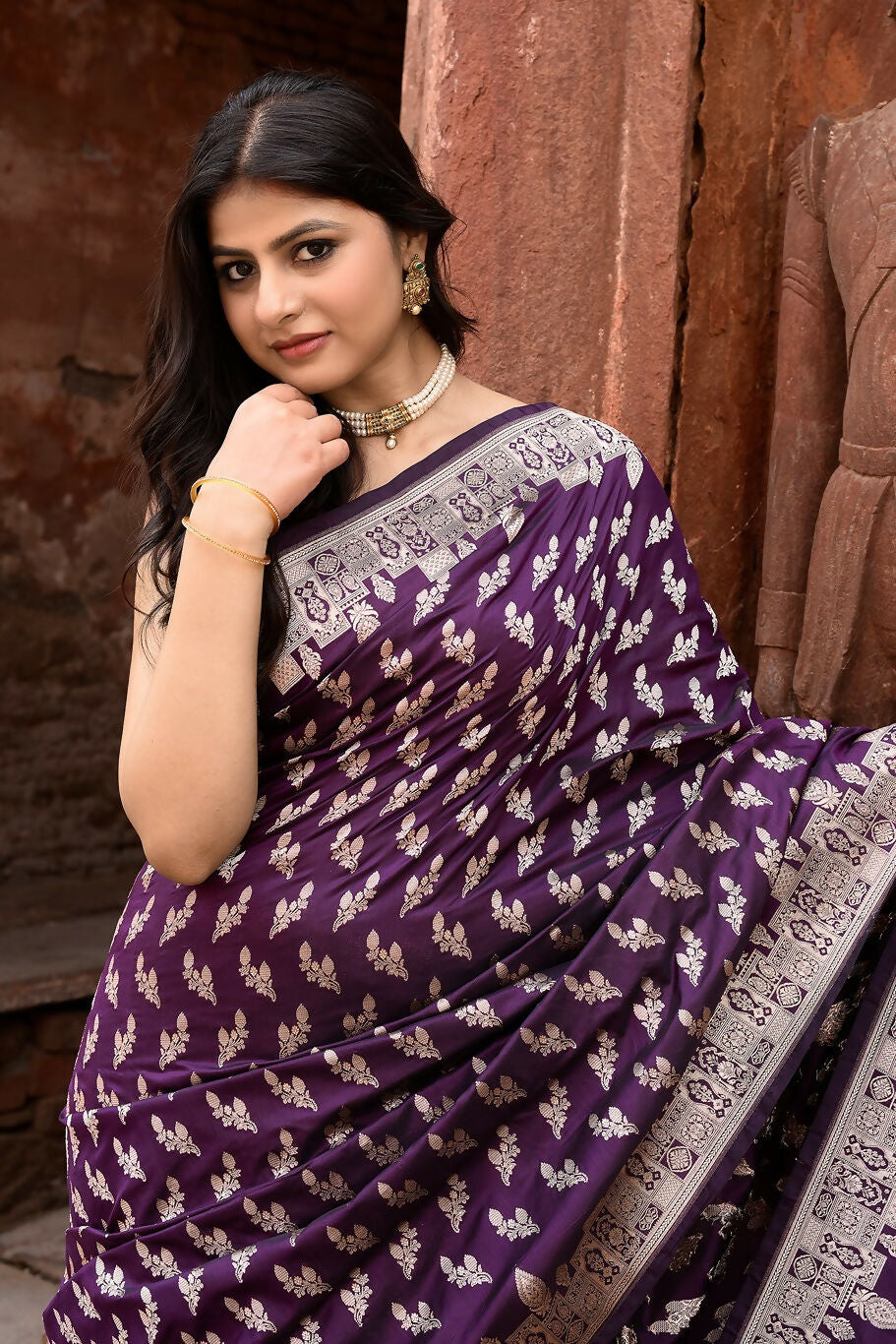 Joban Fashion Plum Purple Hand Woven & Zari Work Katan Pure Handloom Banarasi Silk Saree