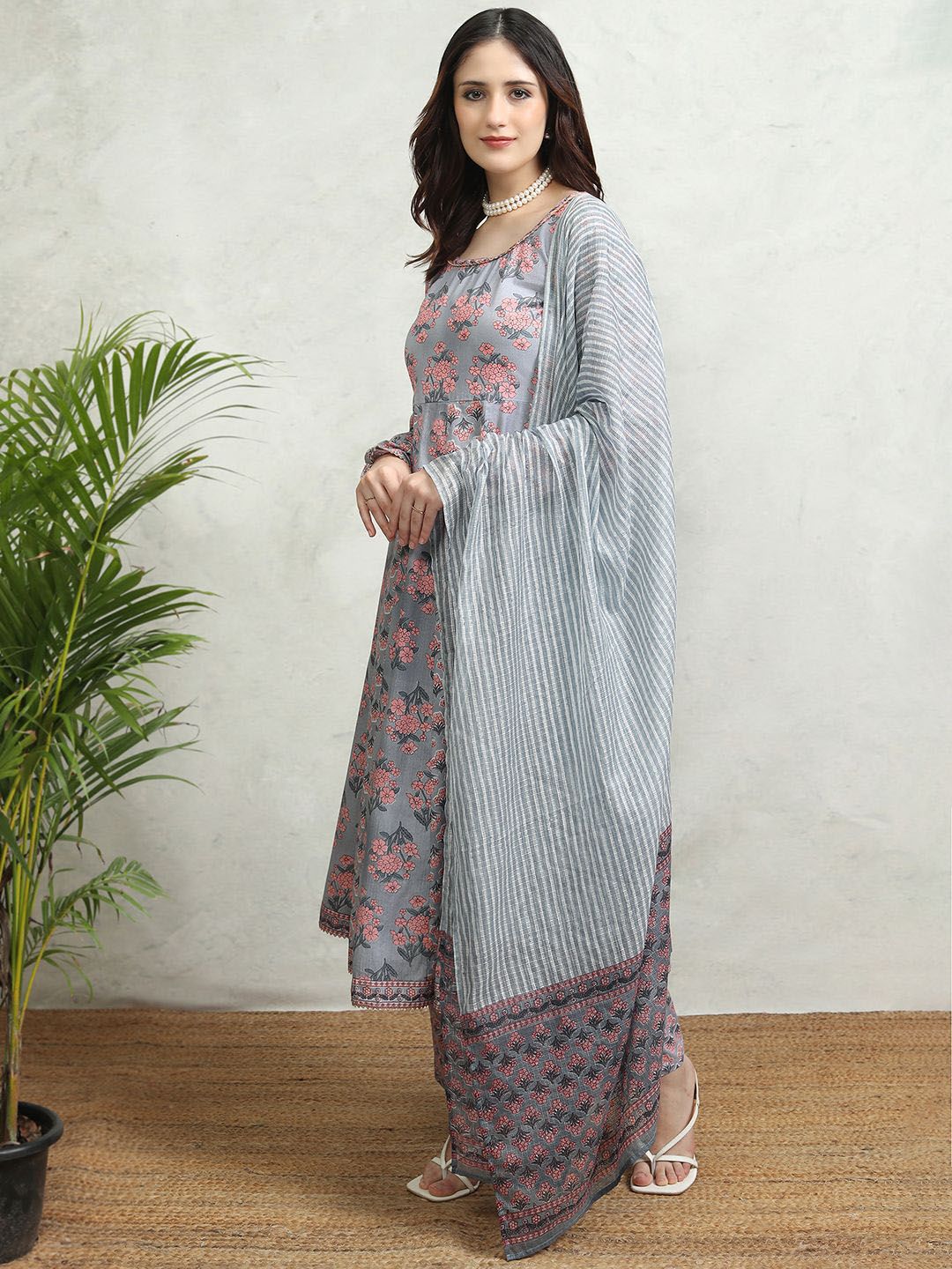 Vishudh Women Floral Printed Regular Pure Cotton Kurta with Trousers & With Dupatta