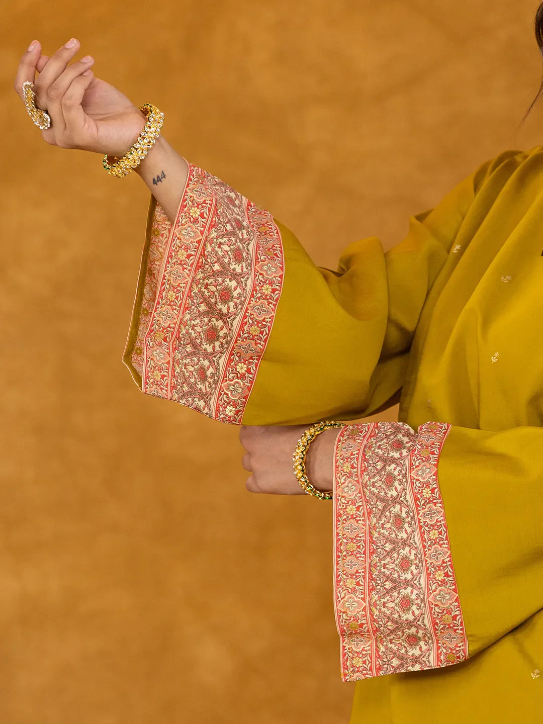 Yufta Green Pakistani Style Kurta Dupatta Set - Distacart