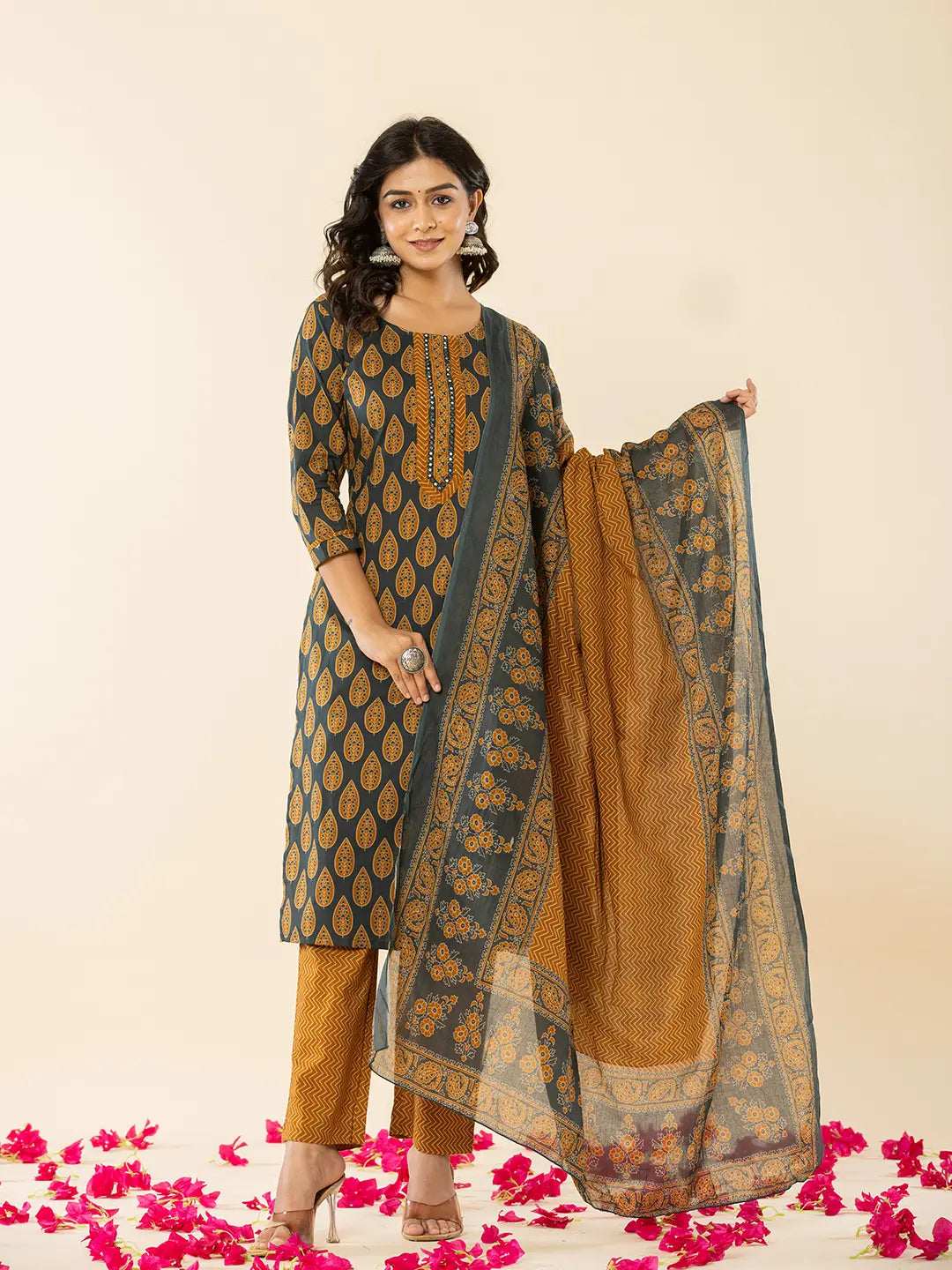 Yufta Military Green Cotton Straight Kurta Dupatta Pant Set - Distacart