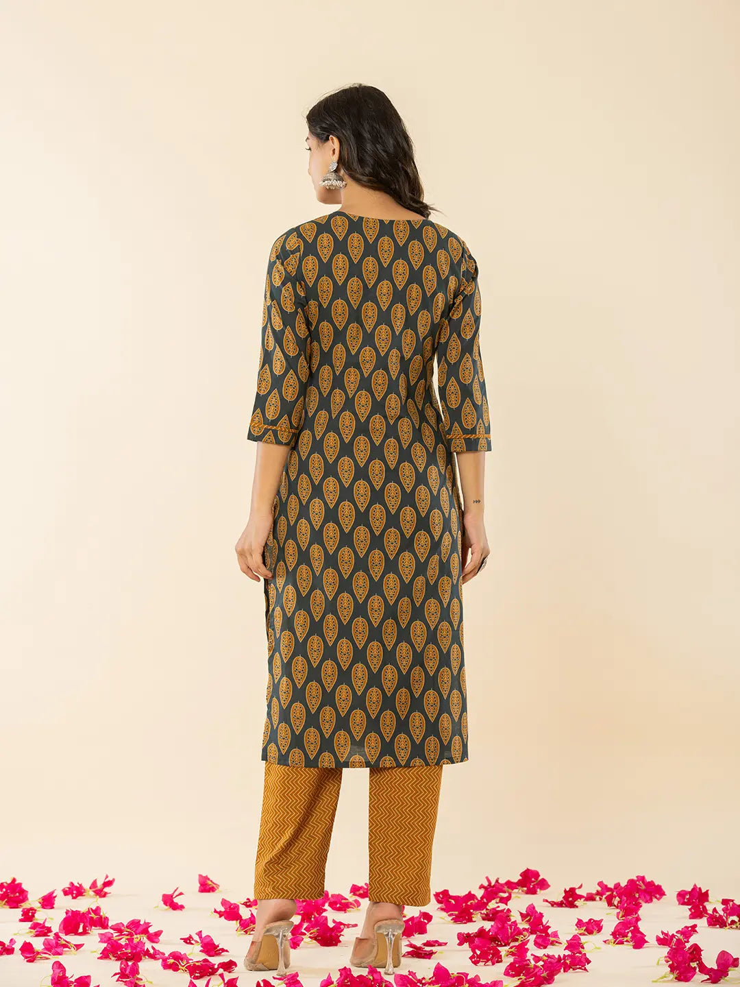 Yufta Military Green Cotton Straight Kurta Dupatta Pant Set - Distacart