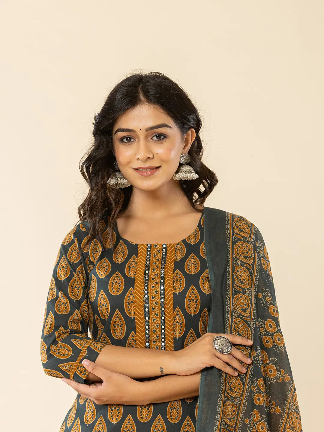 Yufta Military Green Cotton Straight Kurta Dupatta Pant Set - Distacart