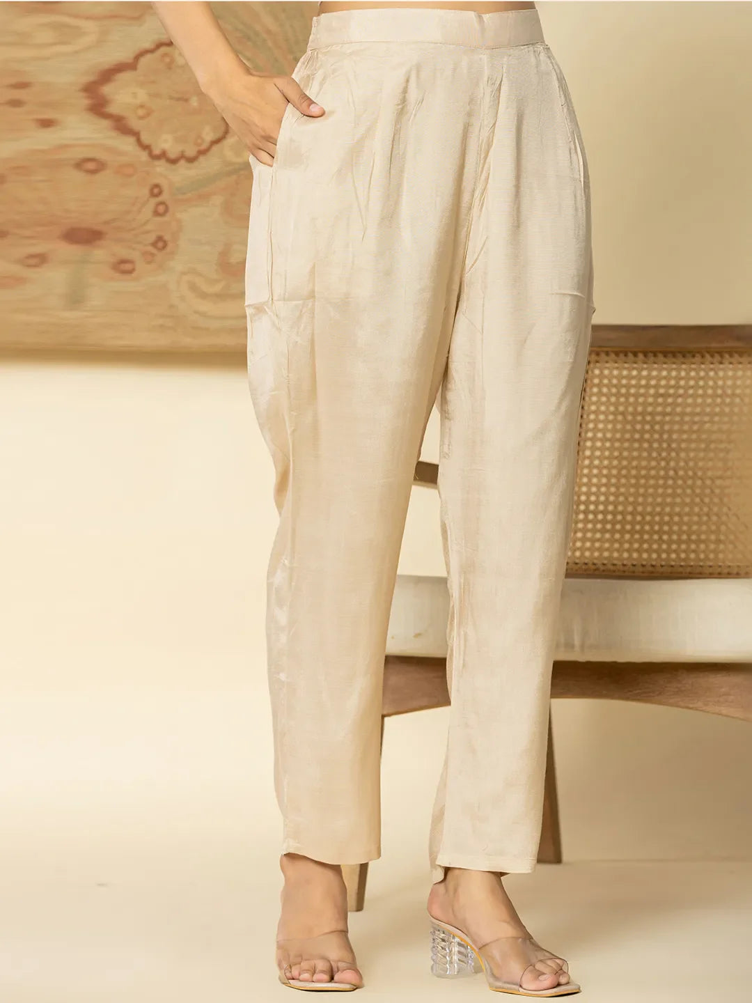 Yufta Oragnza Kurta Set With Pant And Dupatta Comes With Cotton Lining And Intricate Embroideries
