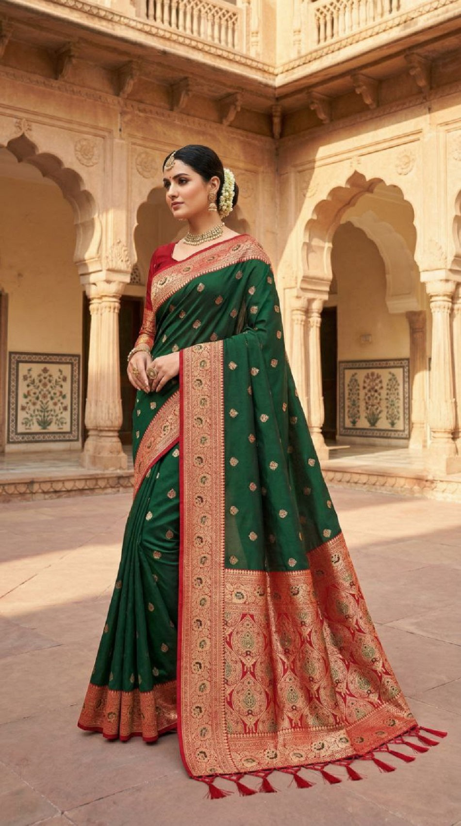Mameraa Sarees Green Soft Banarasi Silk Saree With Zari Weaving Meenakari Design-Green - Dista