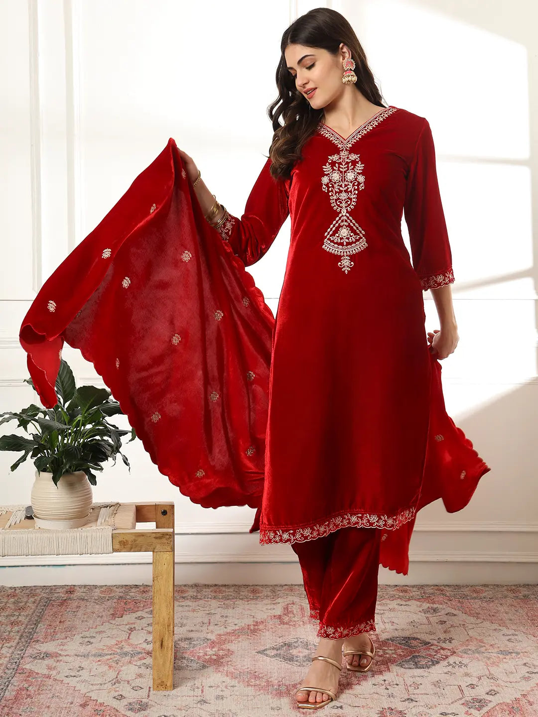 Yufta Velvet Maroon Kurta Dupatta Set With Embroidery