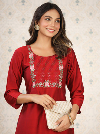 Ode by House of Pataudi Floral Embroidered Yoke Sequined Straight Kurta with Trousers - Distacart