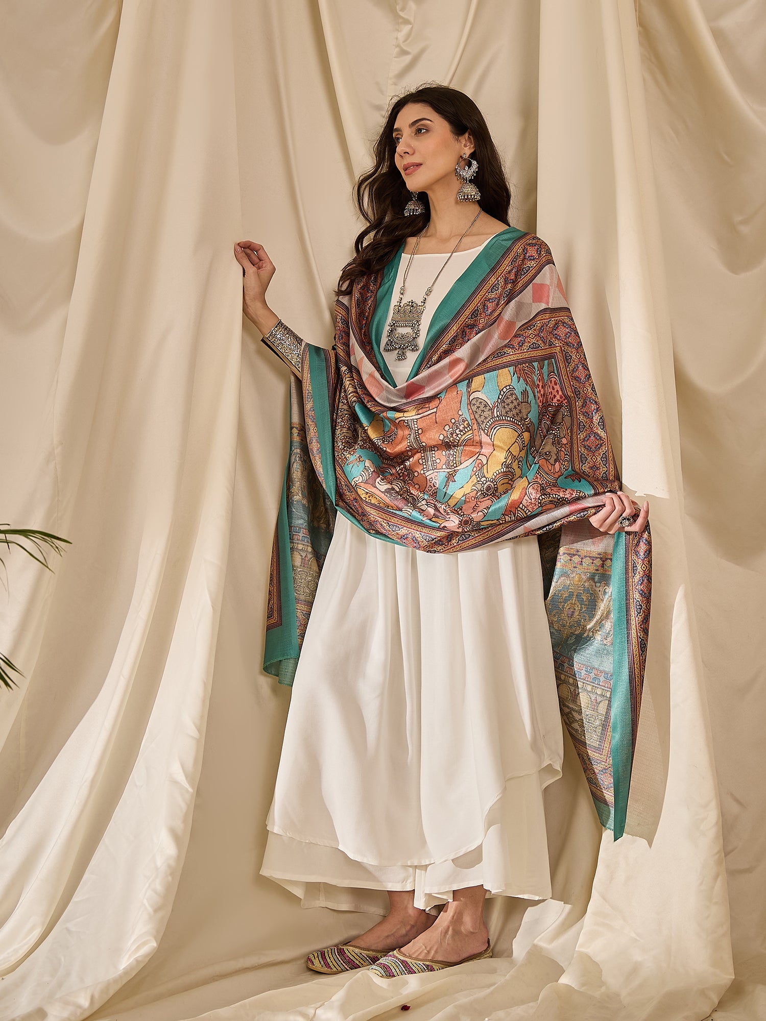 InWeave White Strappy Rama Green Dupatta Set - Distacart