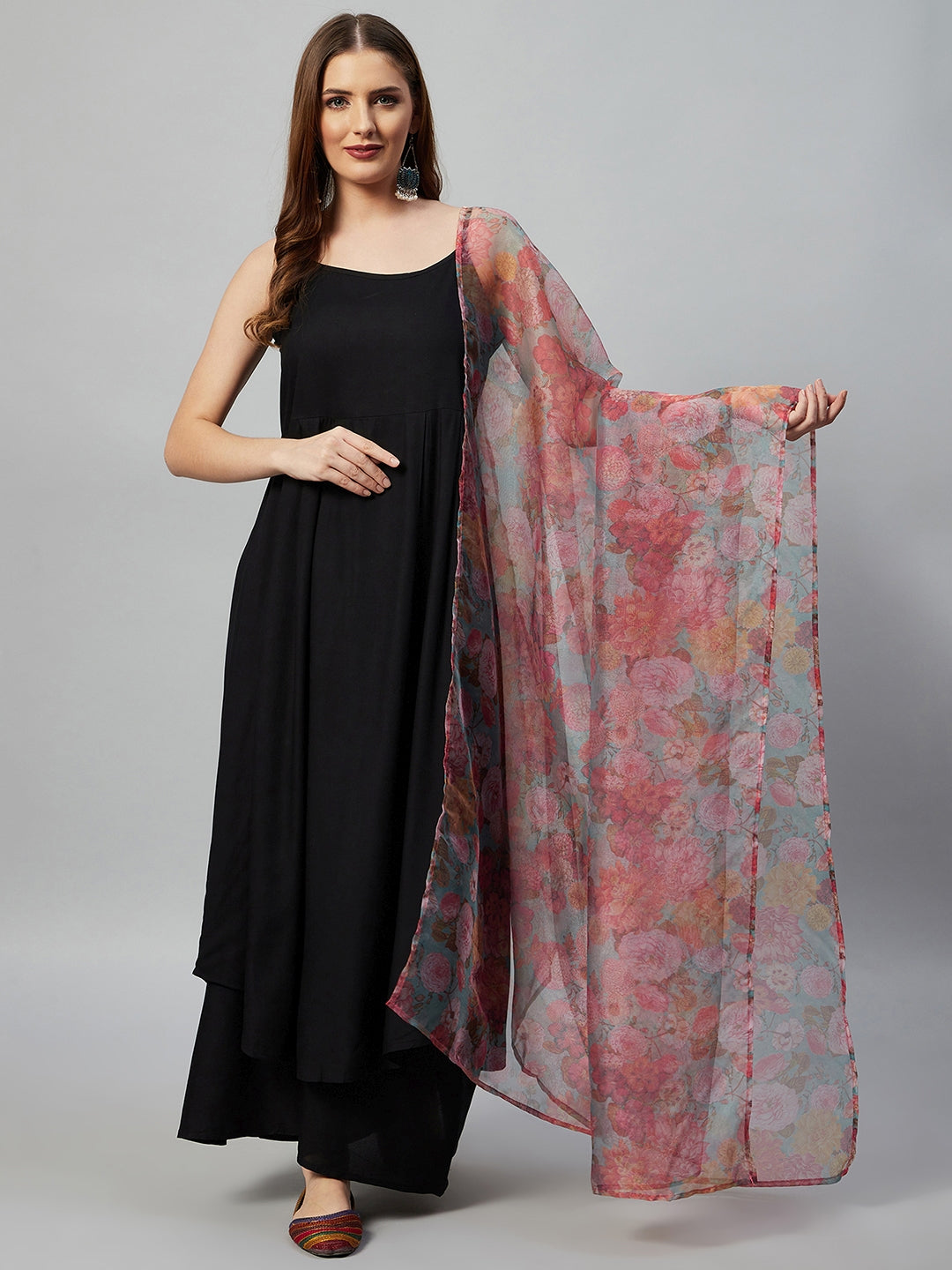 InWeave Black Strappy Set With Green Organza Dupatta - Distacart