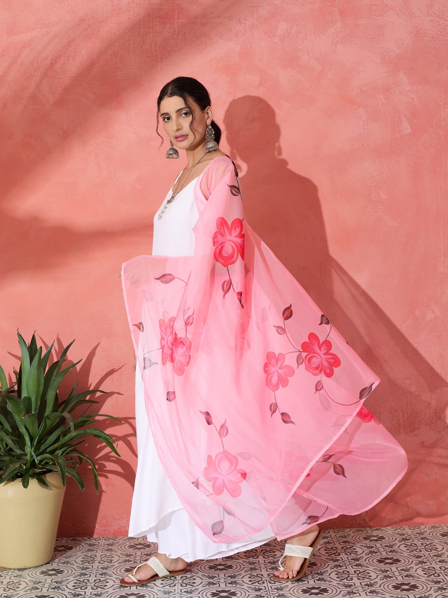 InWeave White Strappy Kurta Set With Pink Hand Print Dupatta - Distacart